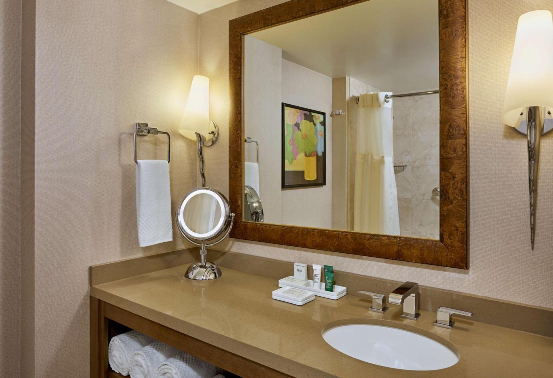 Hilton Los Angeles North-Glendale & Executive Meeting Center photo 24