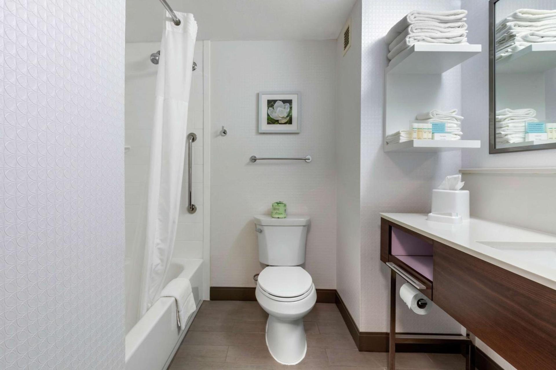 Hampton Inn Brookhaven photo 12