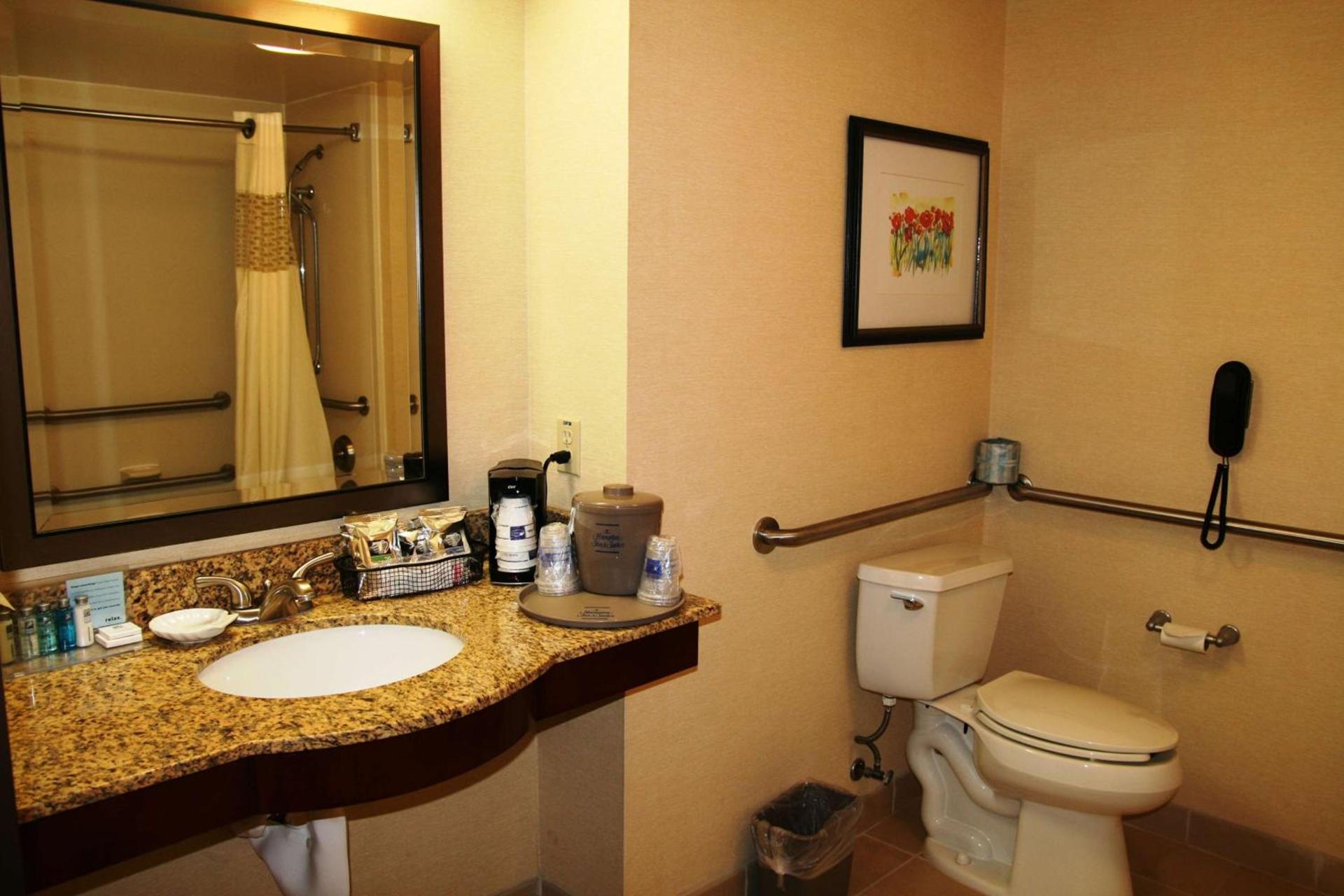 Hampton Inn & Suites Lancaster photo 11