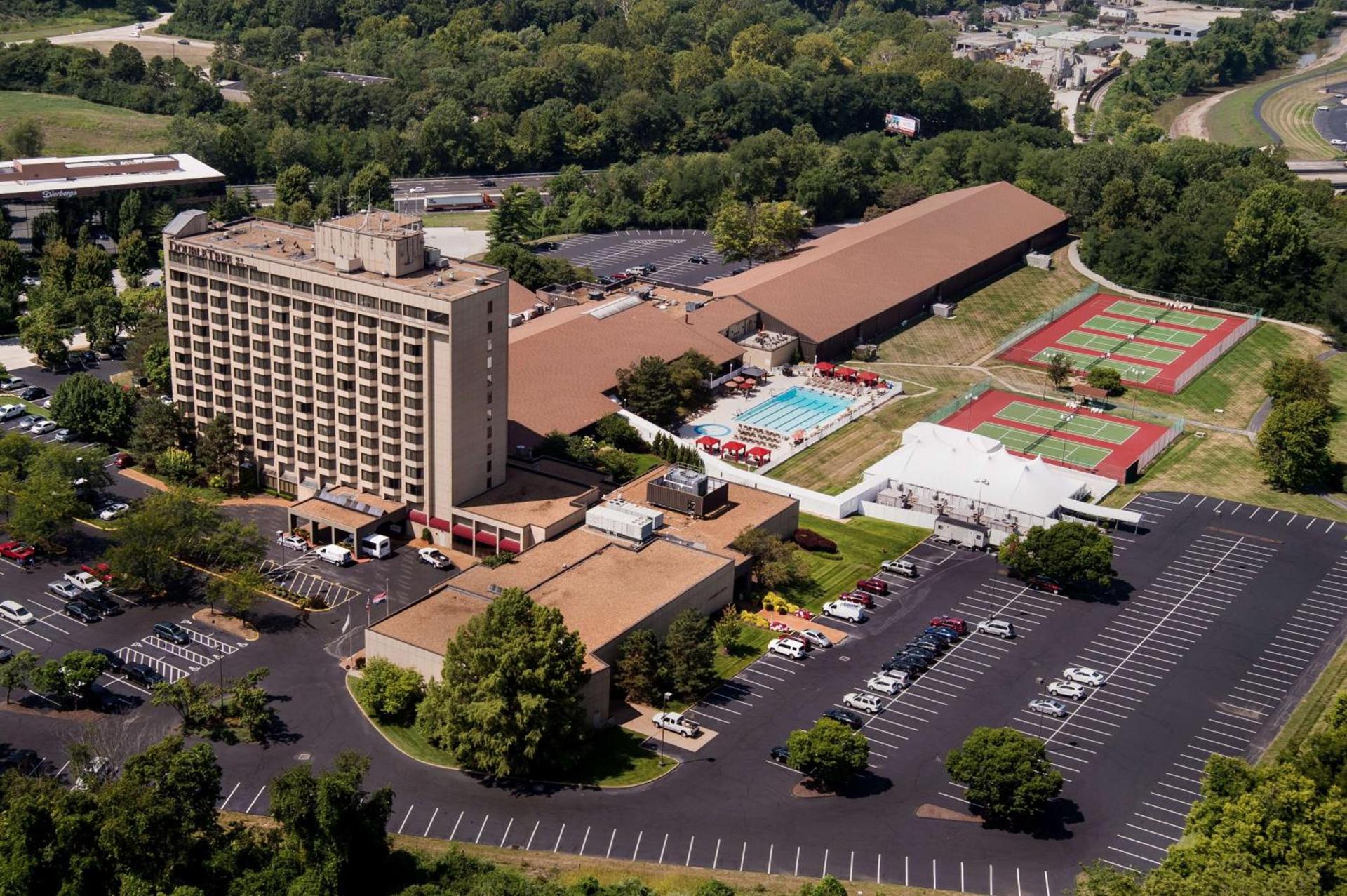 DoubleTree by Hilton Hotel St. Louis - Chesterfield photo 3