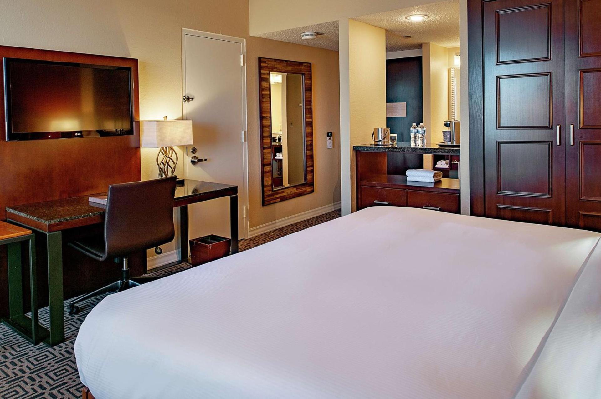 DoubleTree by Hilton Hotel St. Louis - Chesterfield photo 29