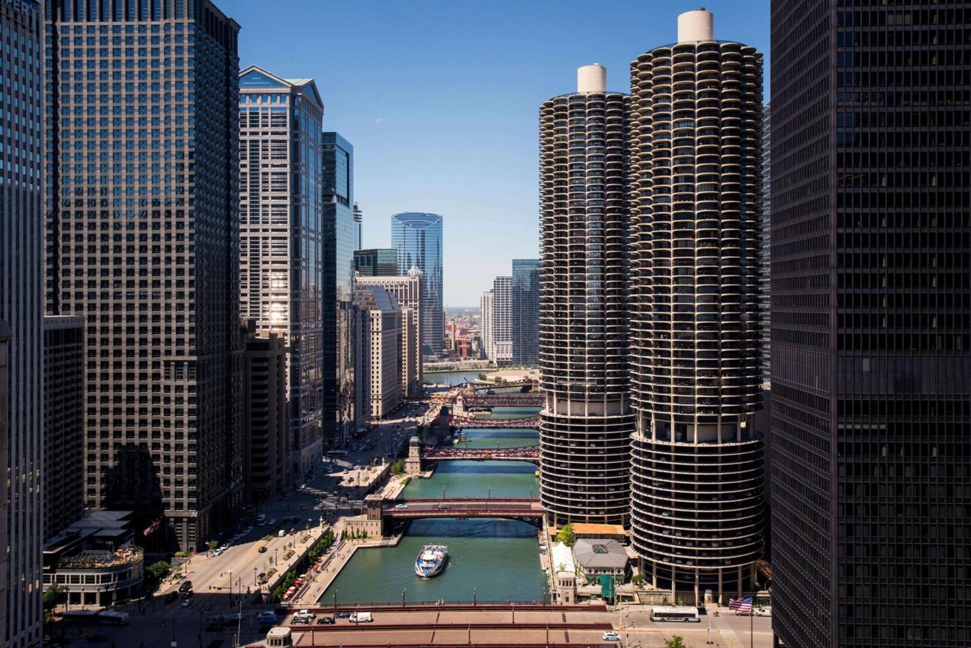 LondonHouse Chicago, Curio Collection by Hilton photo 24