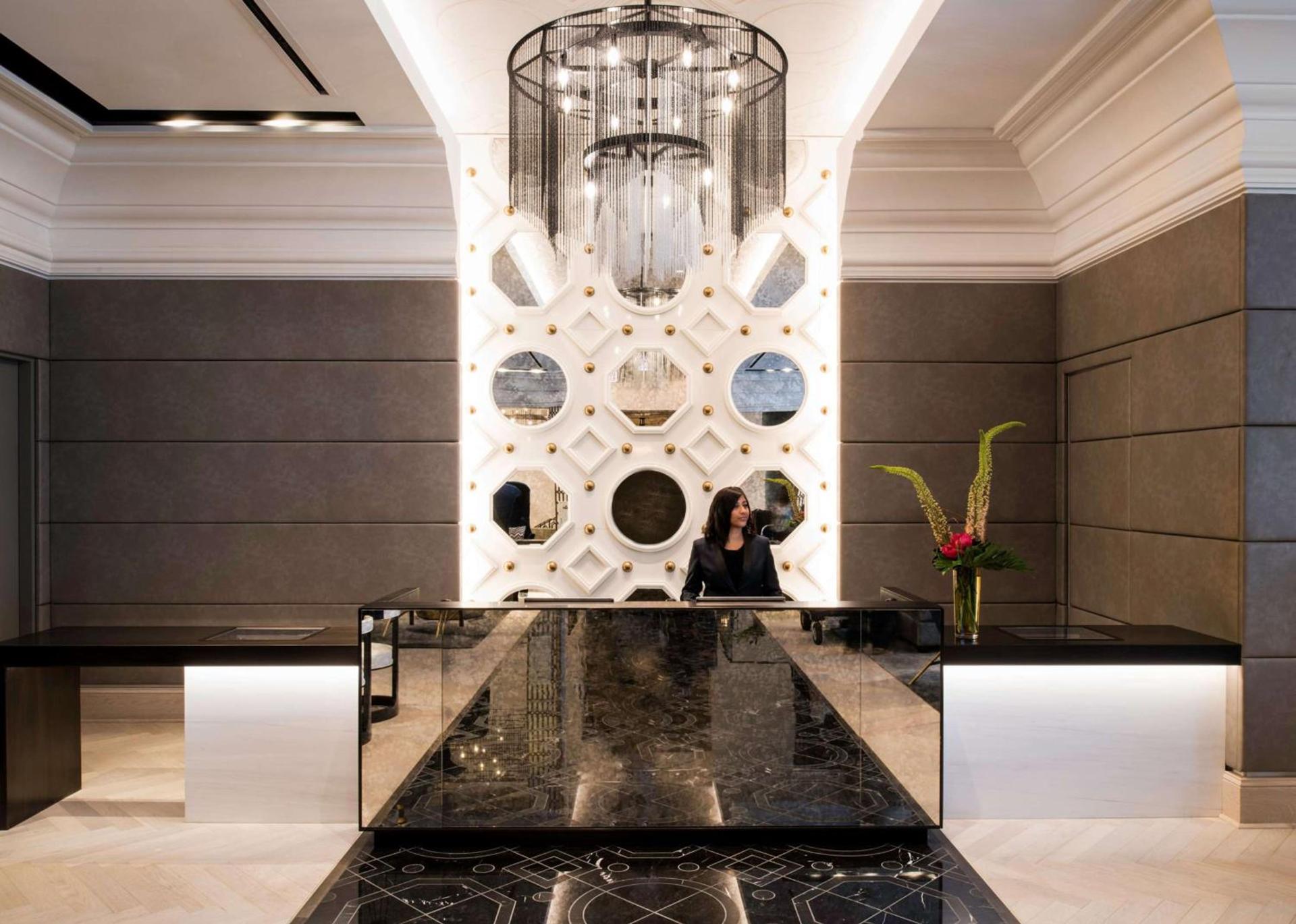 LondonHouse Chicago, Curio Collection by Hilton photo 63