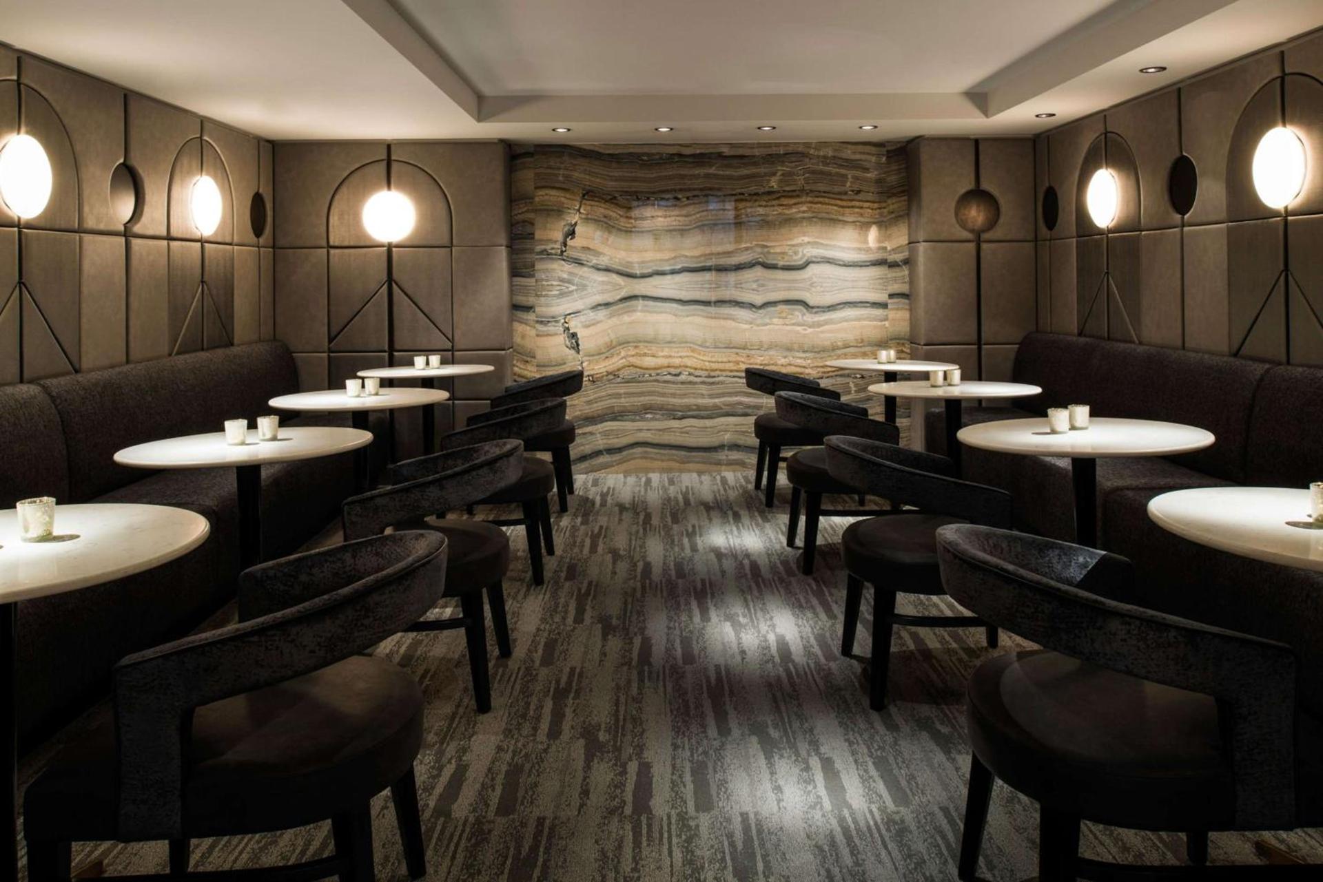LondonHouse Chicago, Curio Collection by Hilton photo 2