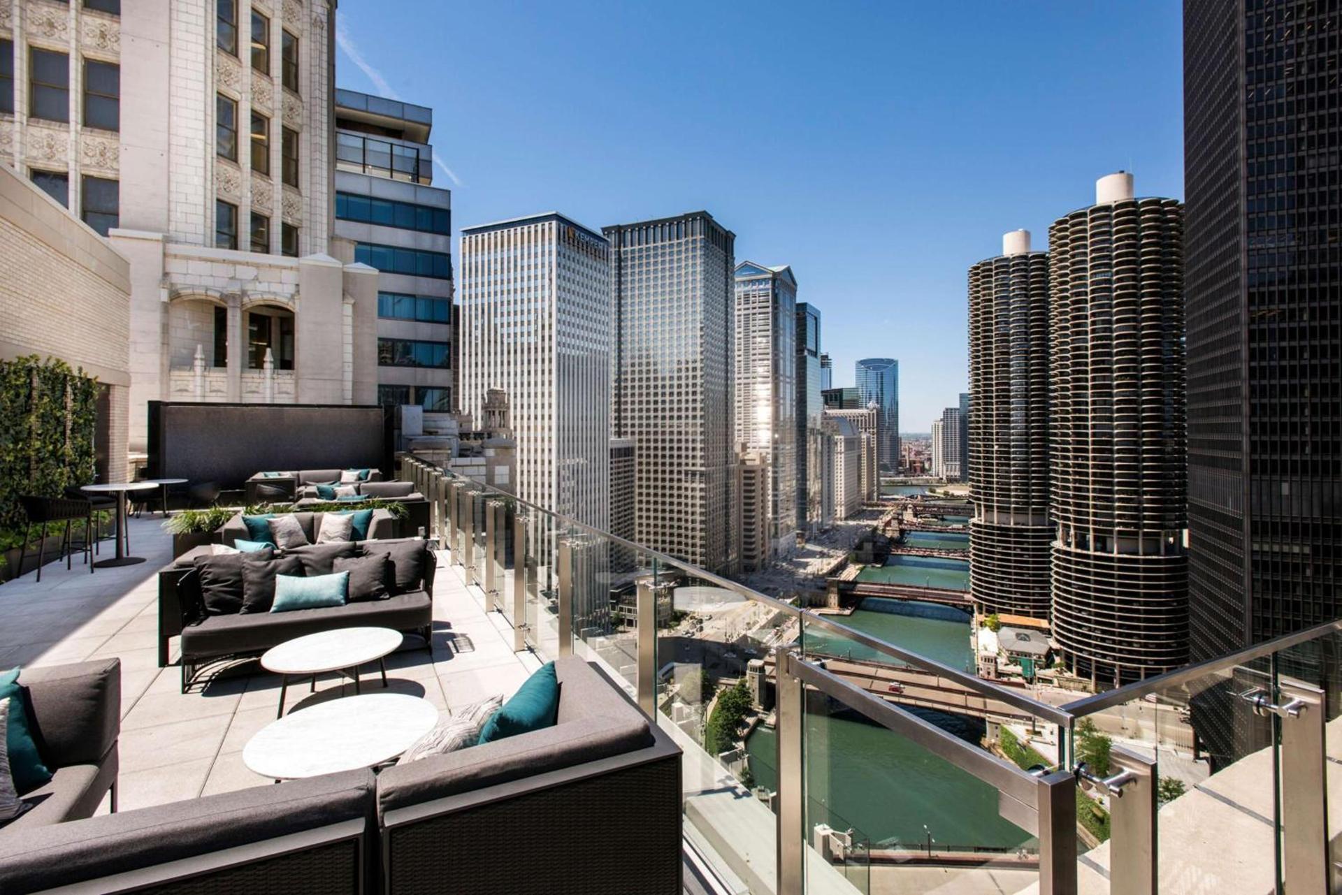 LondonHouse Chicago, Curio Collection by Hilton photo 31