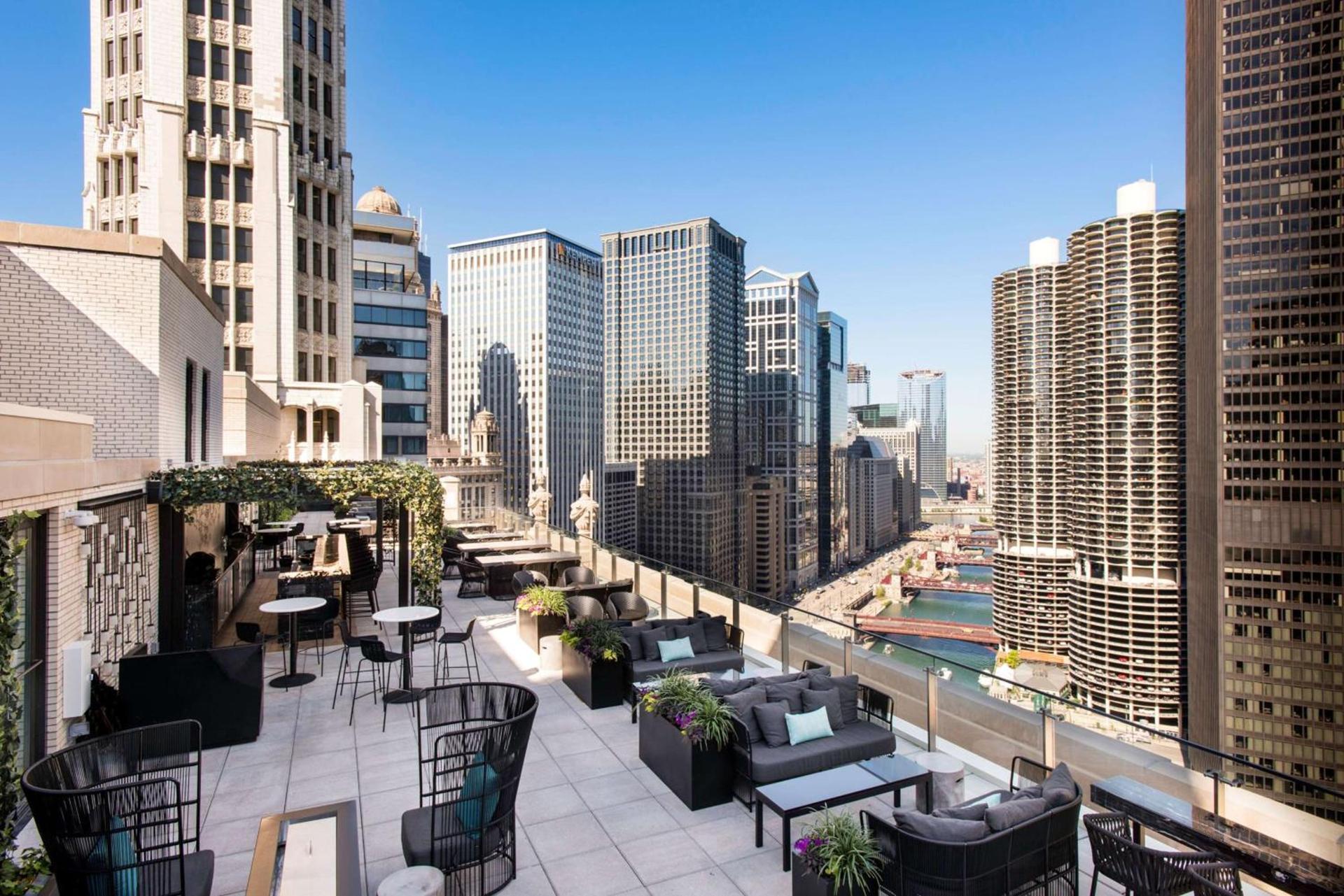 LondonHouse Chicago, Curio Collection by Hilton photo 18