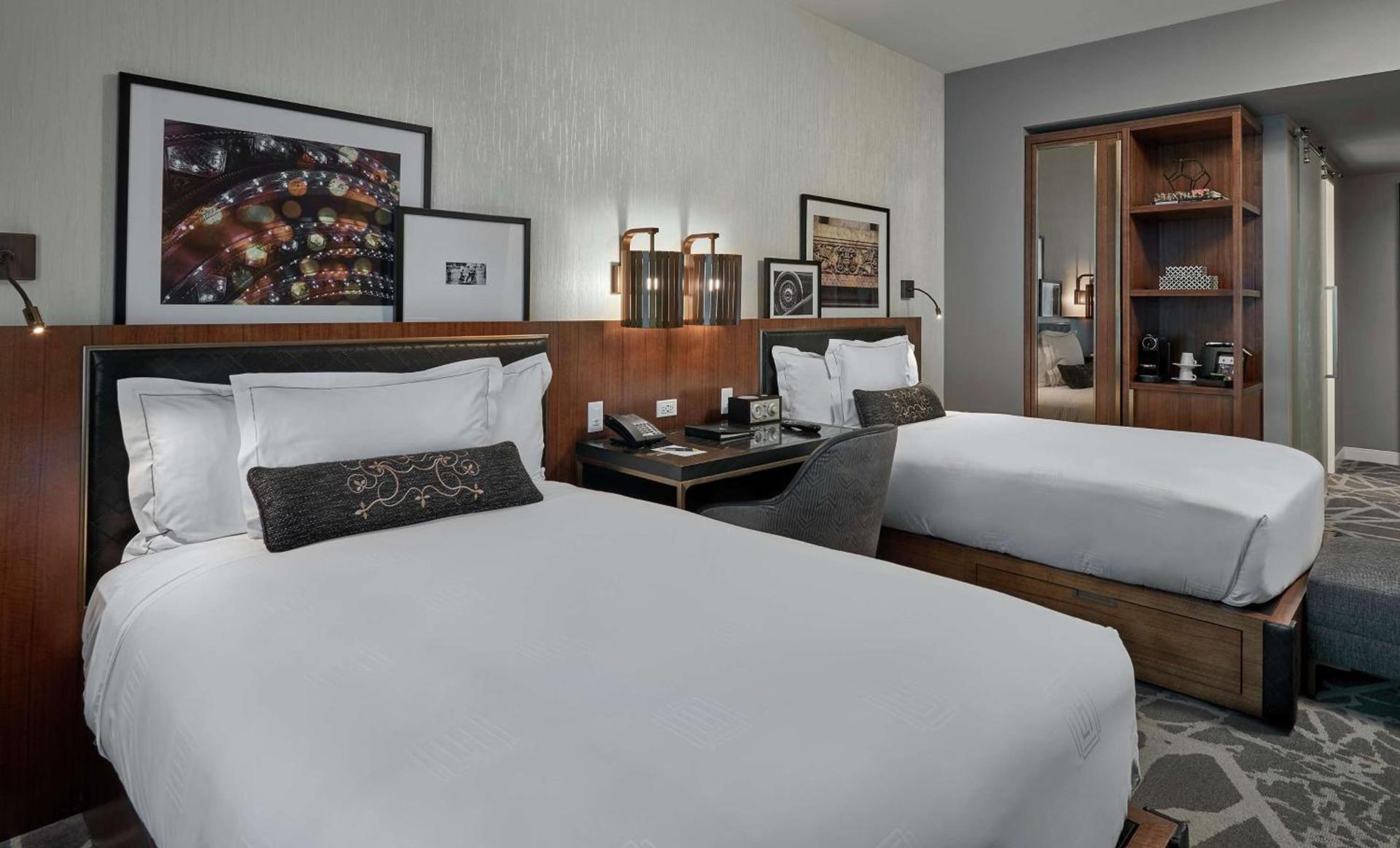 LondonHouse Chicago, Curio Collection by Hilton photo 67