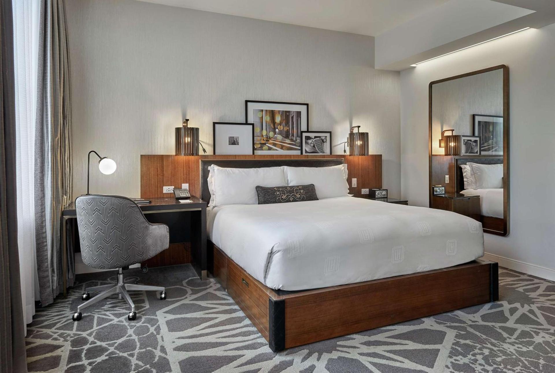 LondonHouse Chicago, Curio Collection by Hilton photo 52