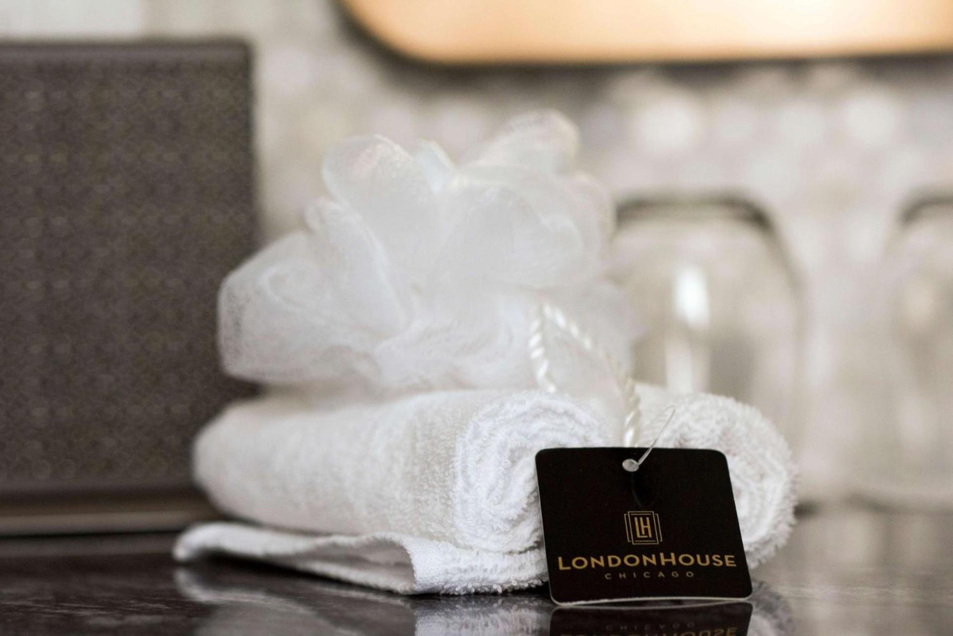LondonHouse Chicago, Curio Collection by Hilton photo 53