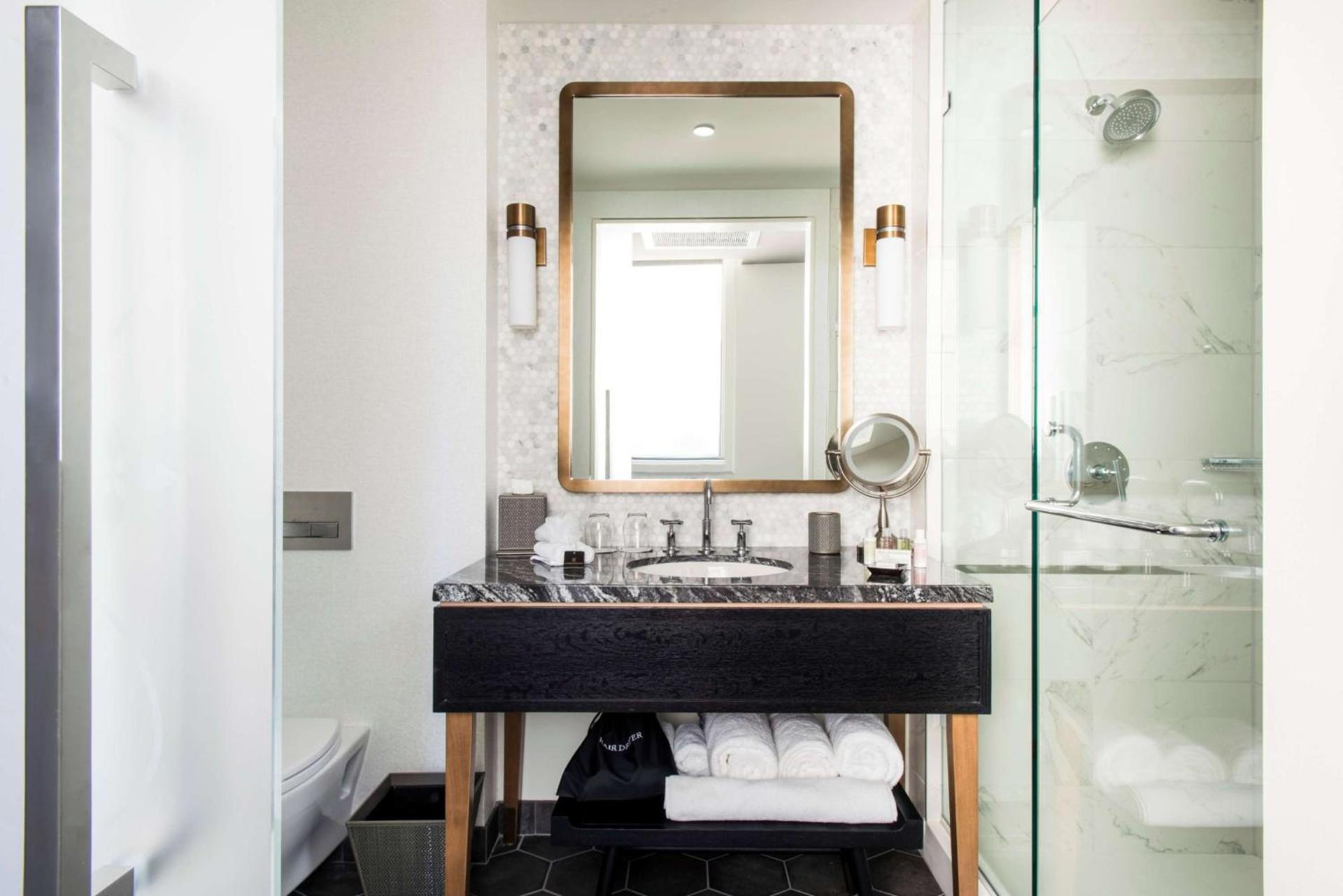 LondonHouse Chicago, Curio Collection by Hilton photo 64
