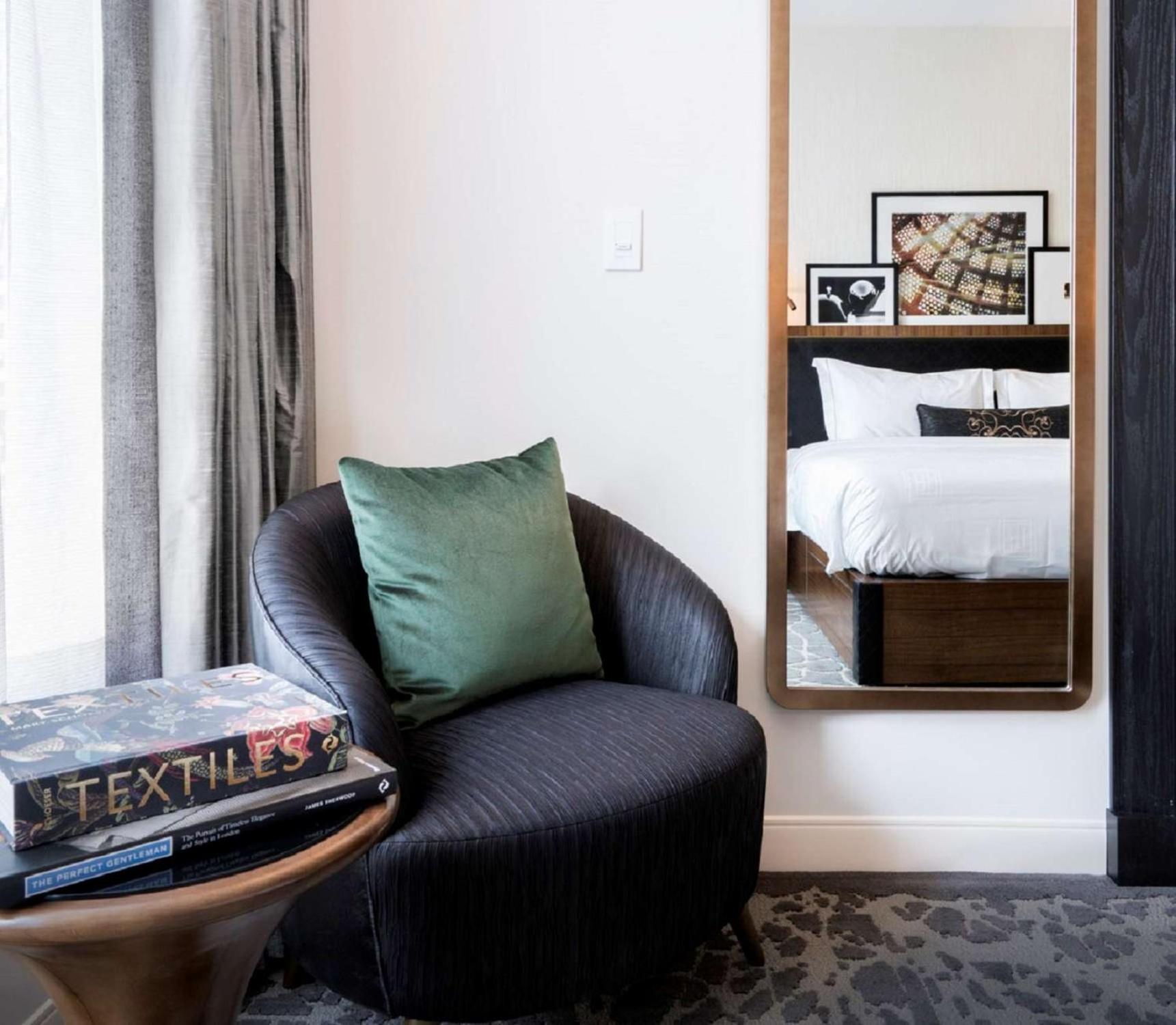 LondonHouse Chicago, Curio Collection by Hilton photo 29