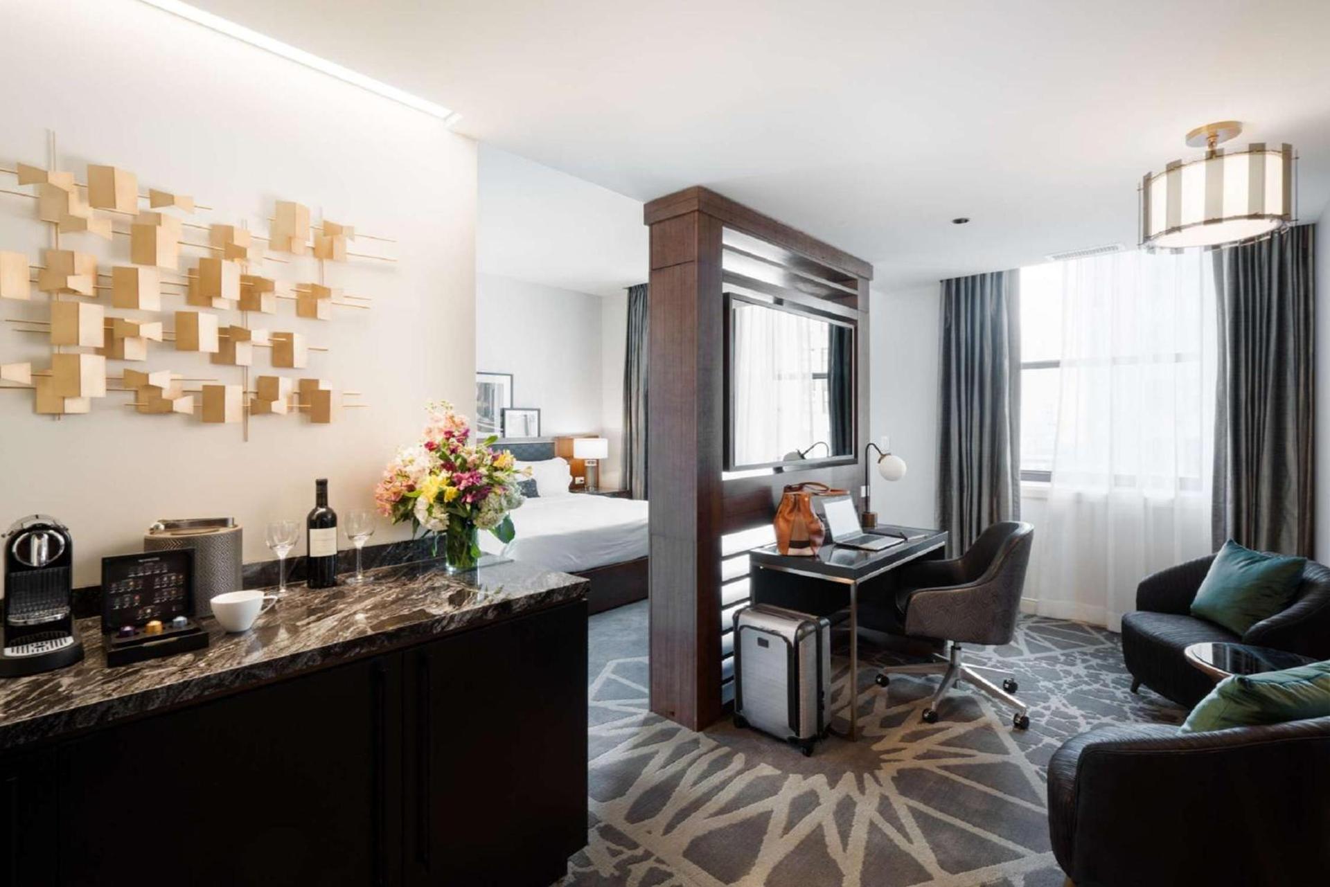 LondonHouse Chicago, Curio Collection by Hilton photo 54