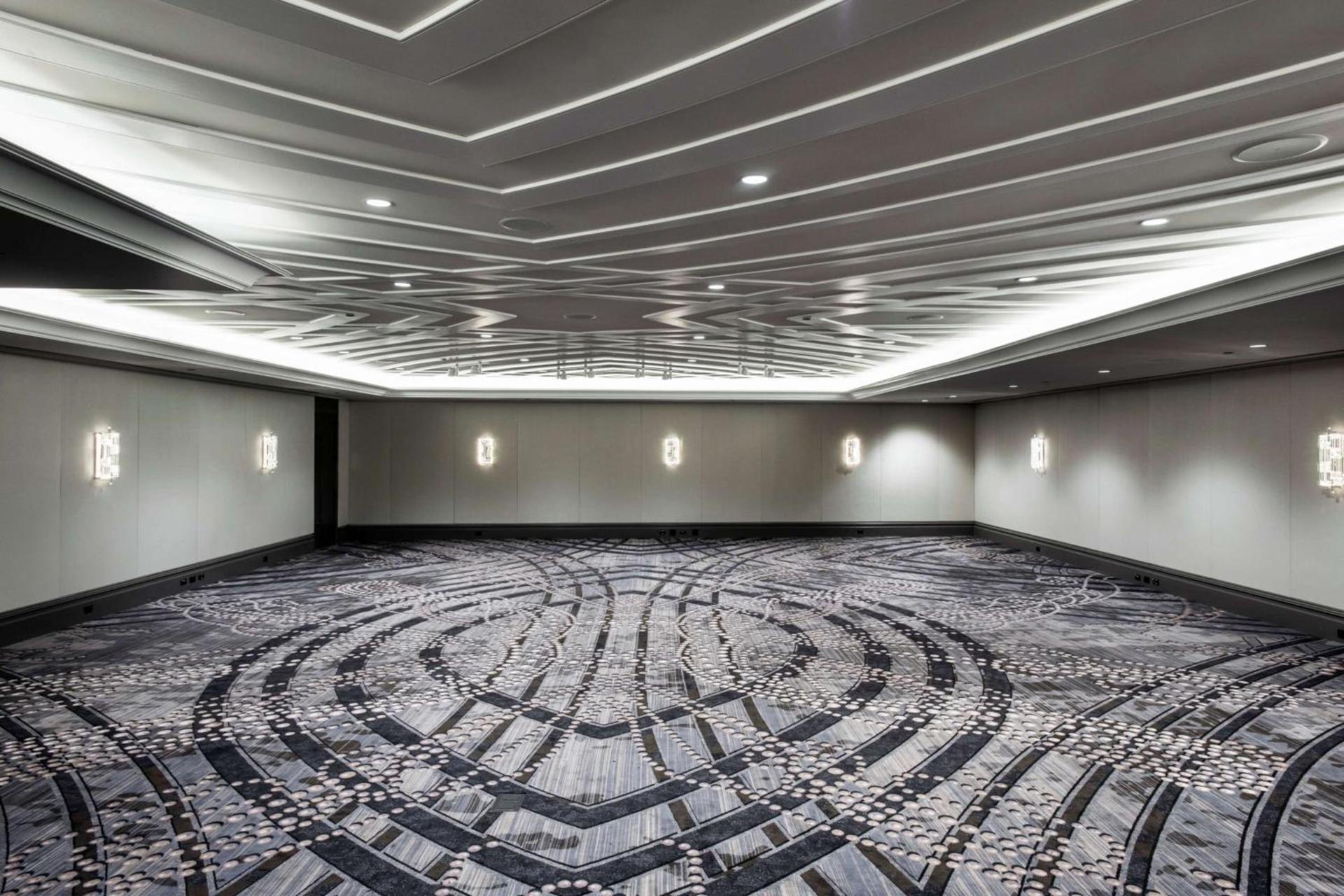 LondonHouse Chicago, Curio Collection by Hilton photo 6