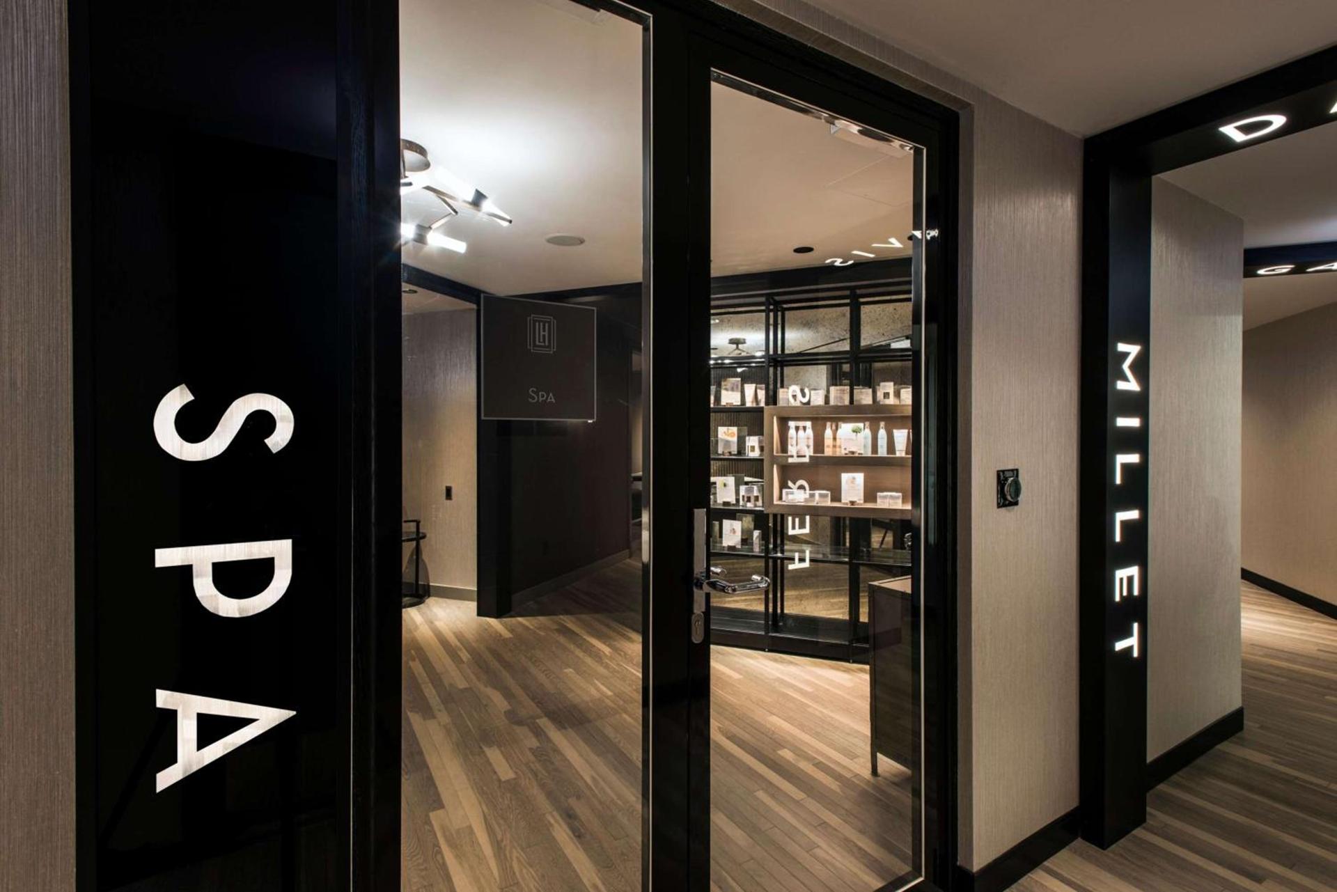 LondonHouse Chicago, Curio Collection by Hilton photo 9