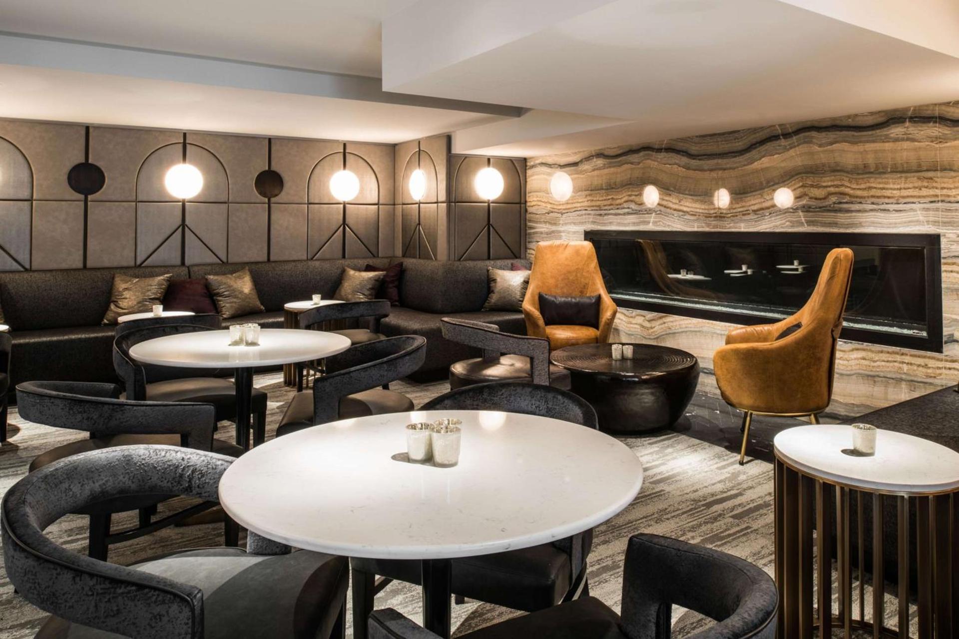 LondonHouse Chicago, Curio Collection by Hilton photo 23