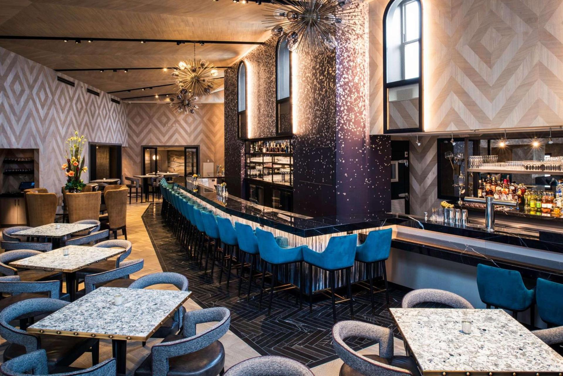 LondonHouse Chicago, Curio Collection by Hilton photo 11