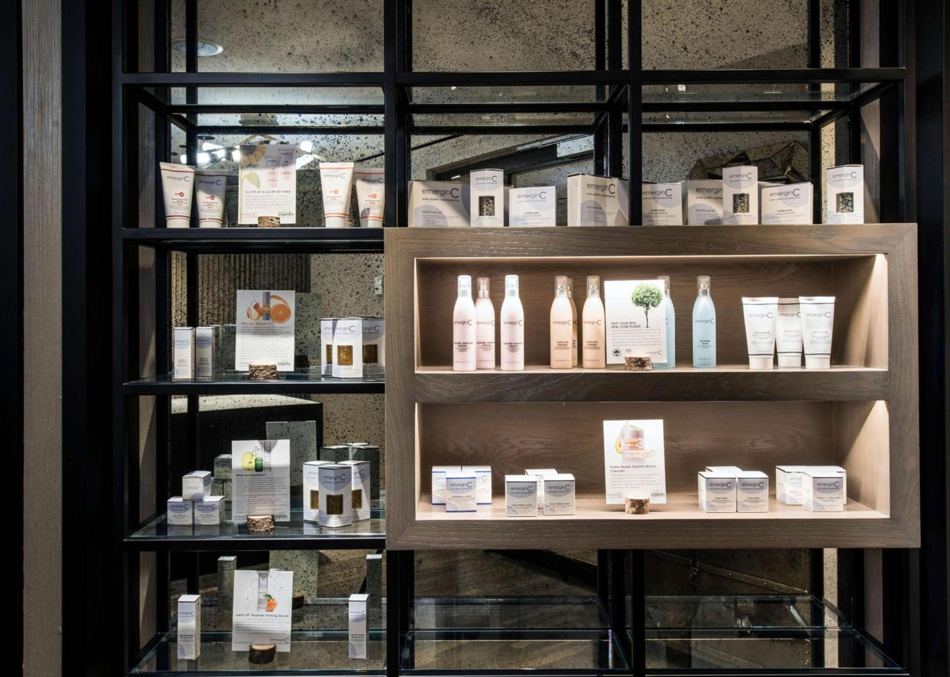 LondonHouse Chicago, Curio Collection by Hilton photo 12