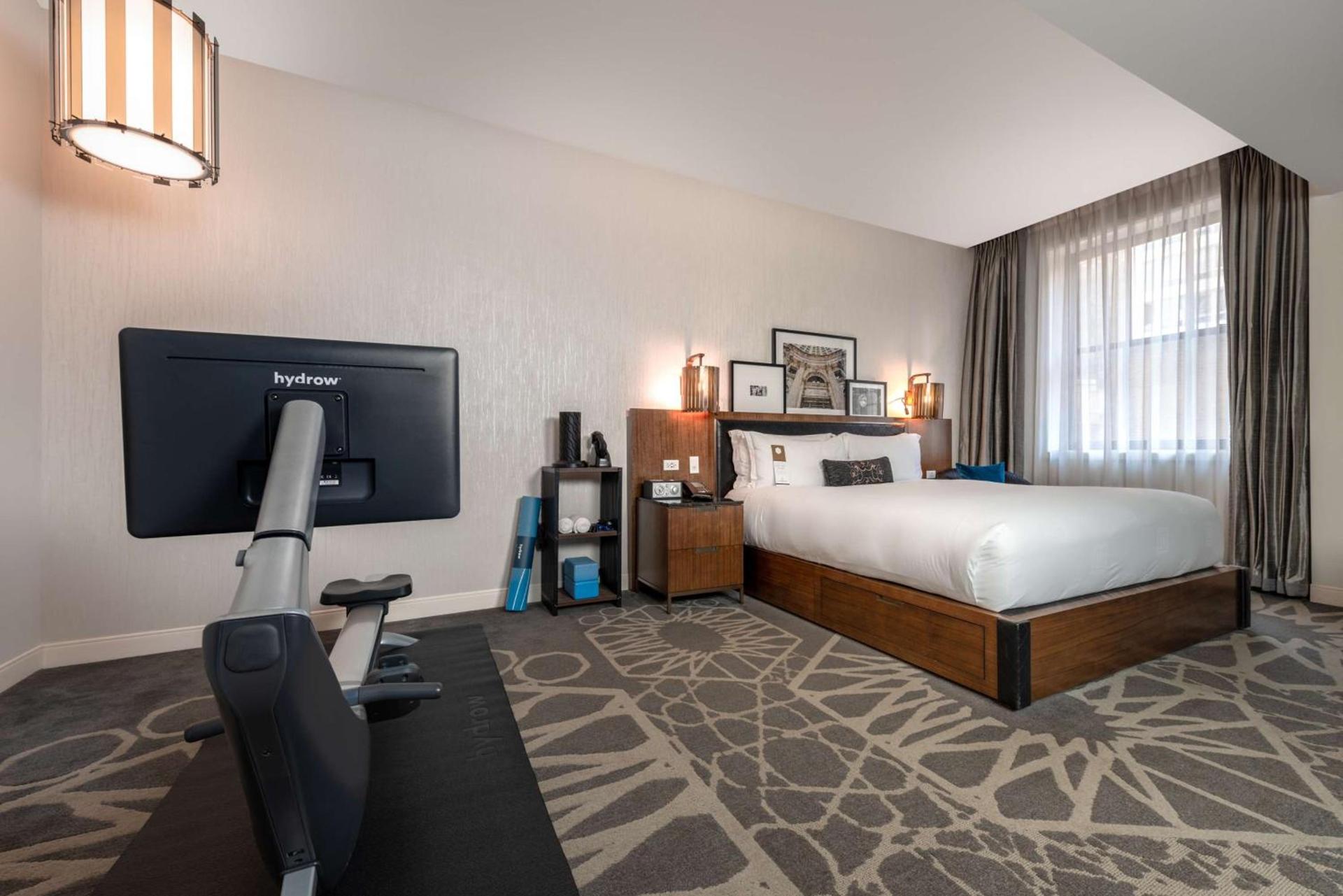 LondonHouse Chicago, Curio Collection by Hilton photo 58
