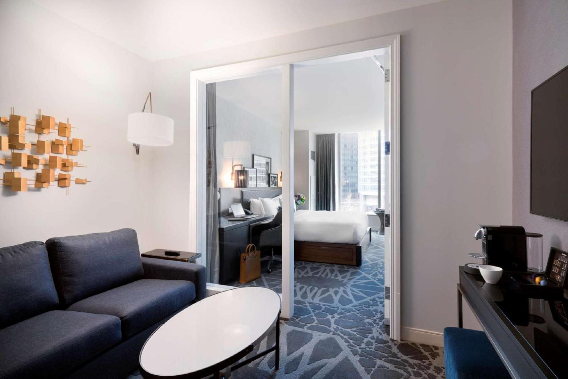LondonHouse Chicago, Curio Collection by Hilton photo 51