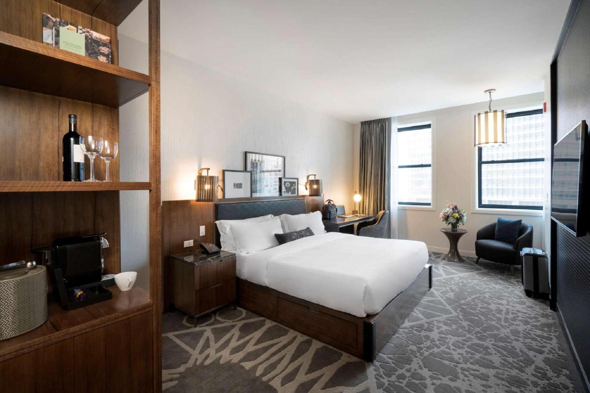 LondonHouse Chicago, Curio Collection by Hilton photo 65
