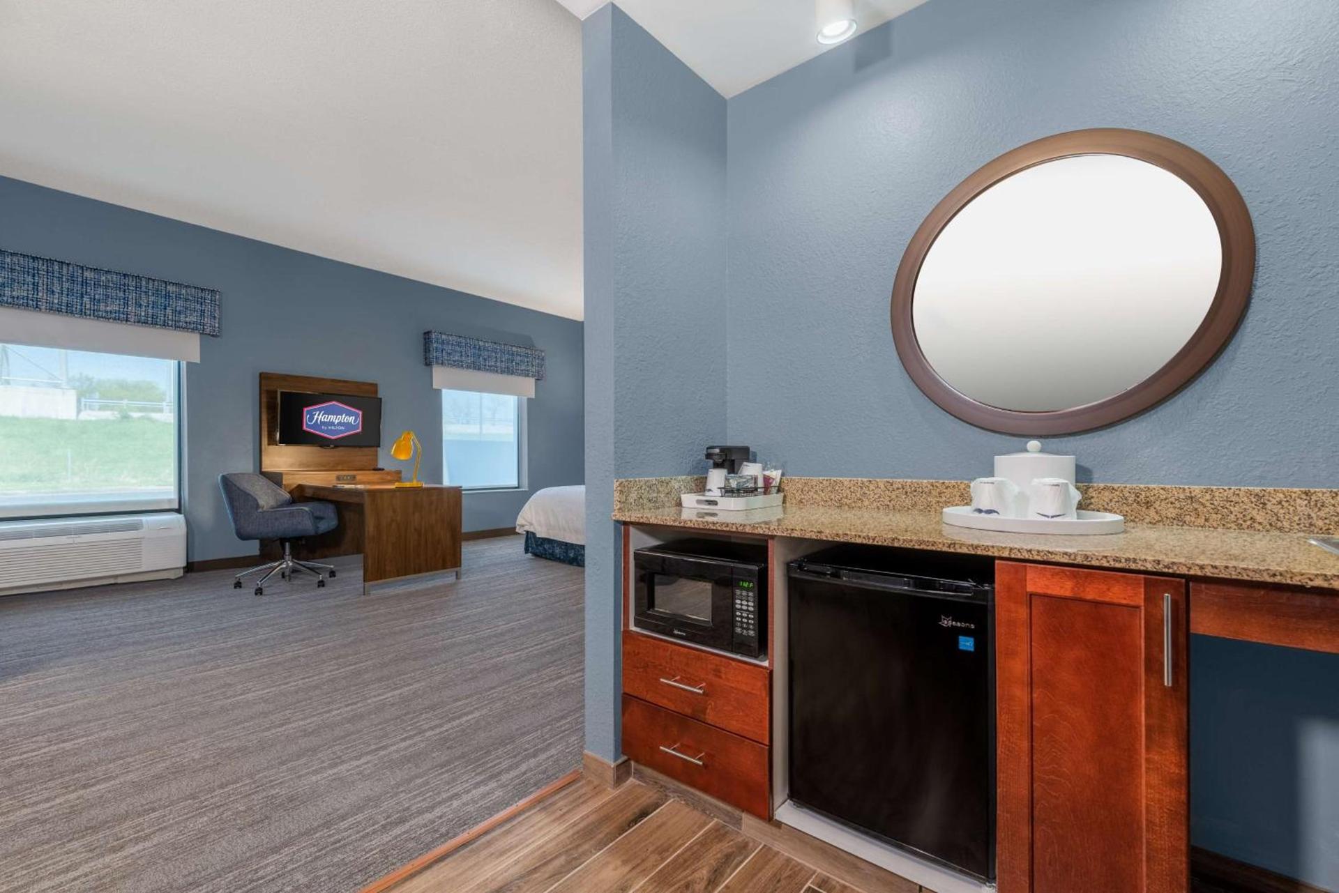 Hampton Inn & Suites Hopkinsville photo 33