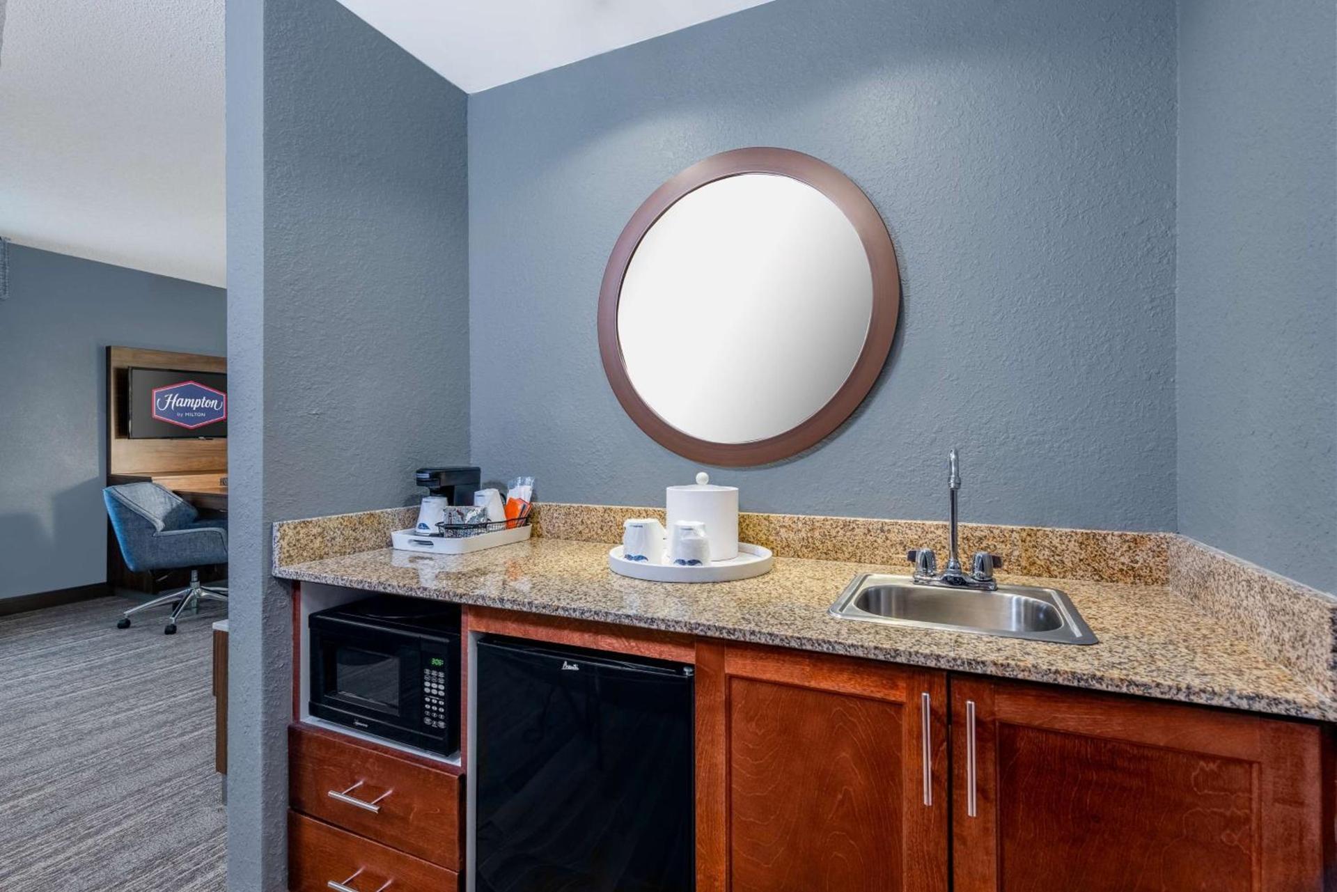 Hampton Inn & Suites Hopkinsville photo 34