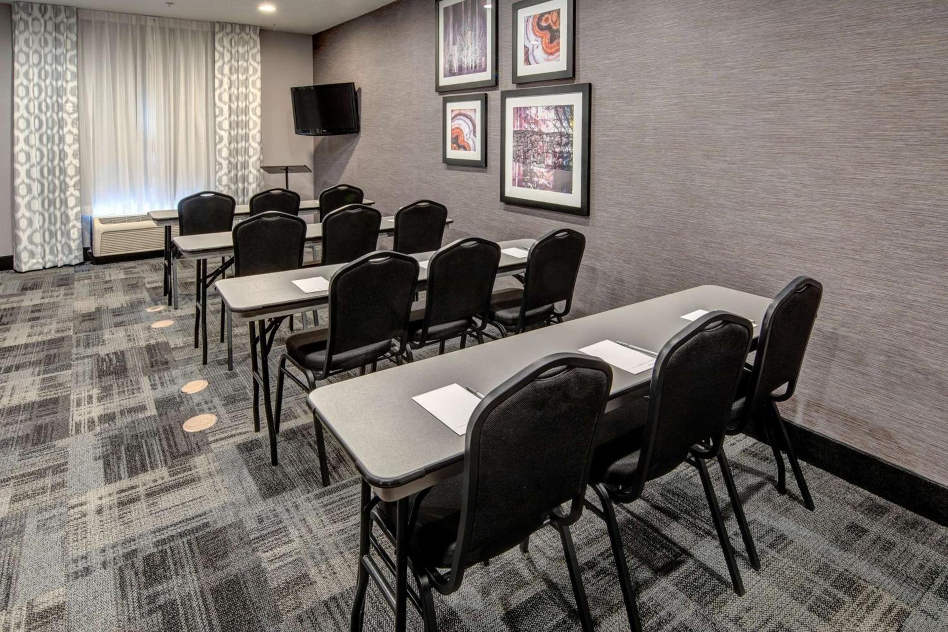 Hampton Inn Arkadelphia photo 17