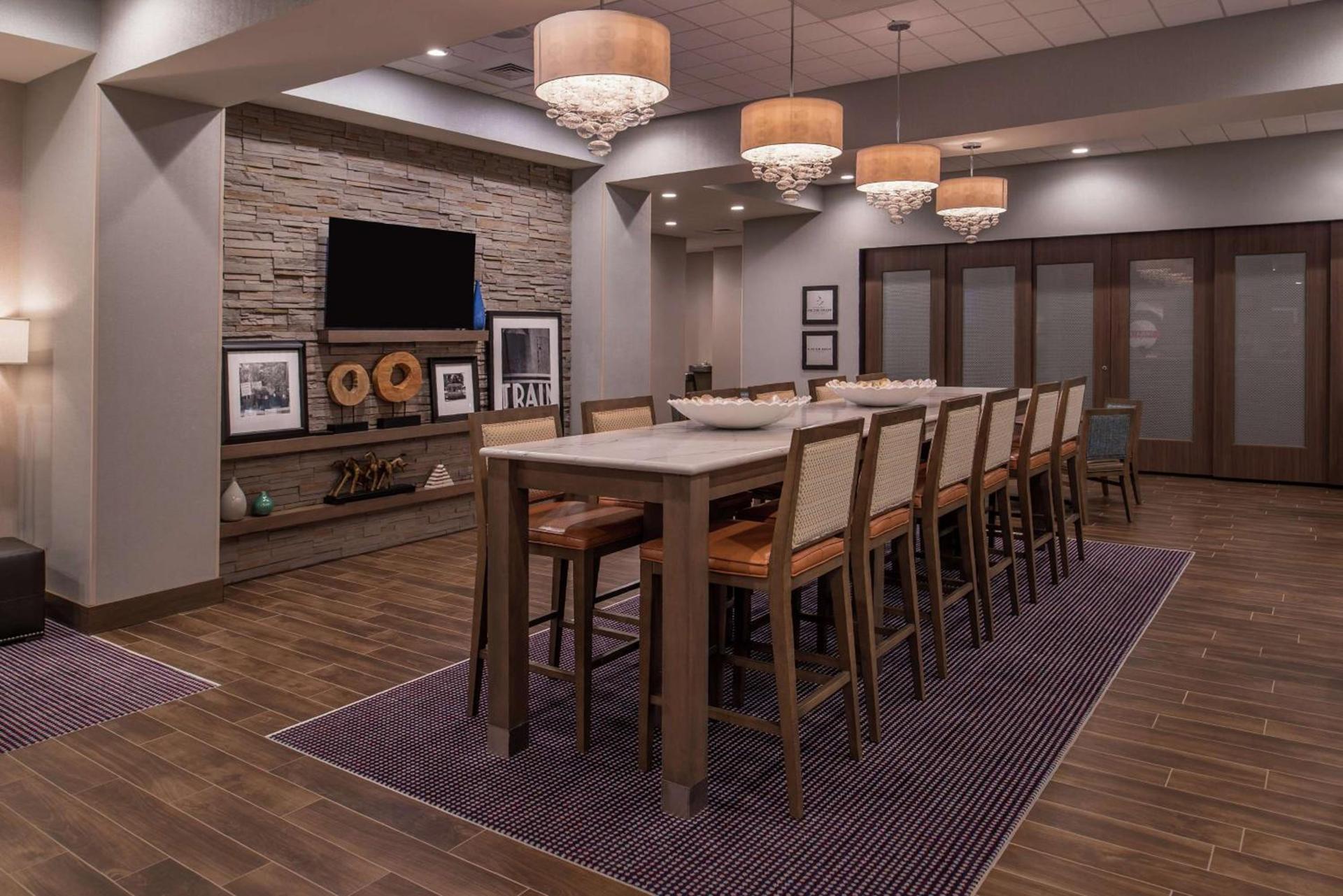 Hampton Inn Benson photo 17