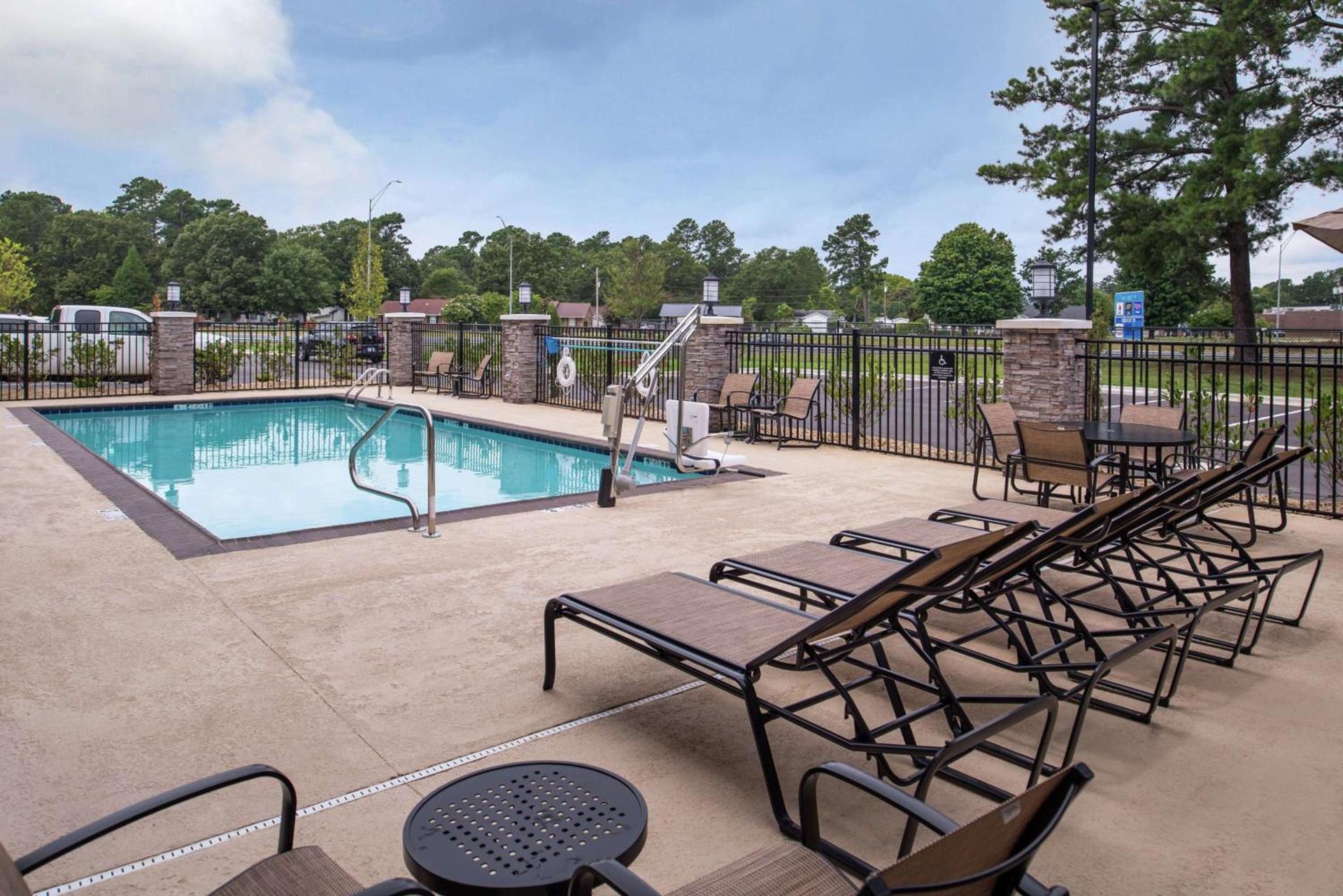 Hampton Inn Benson photo 24