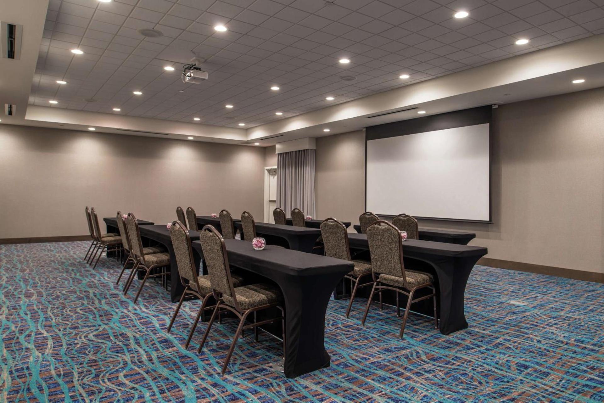 Hampton Inn Benson photo 54