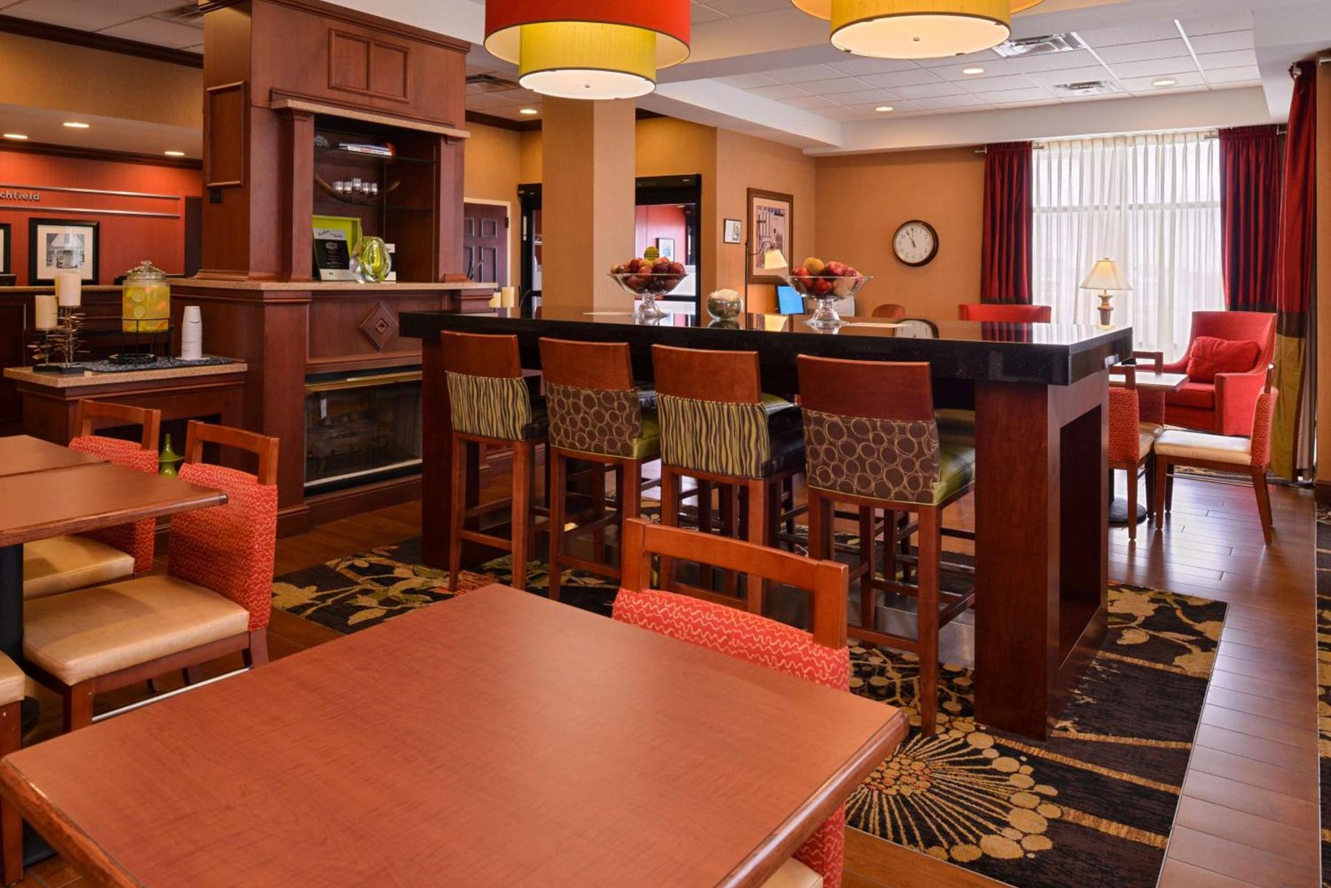 Hampton Inn by Hilton Litchfield photo 7