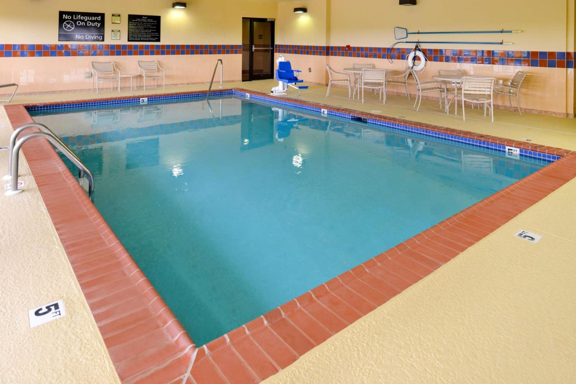 Hampton Inn by Hilton Litchfield photo 8