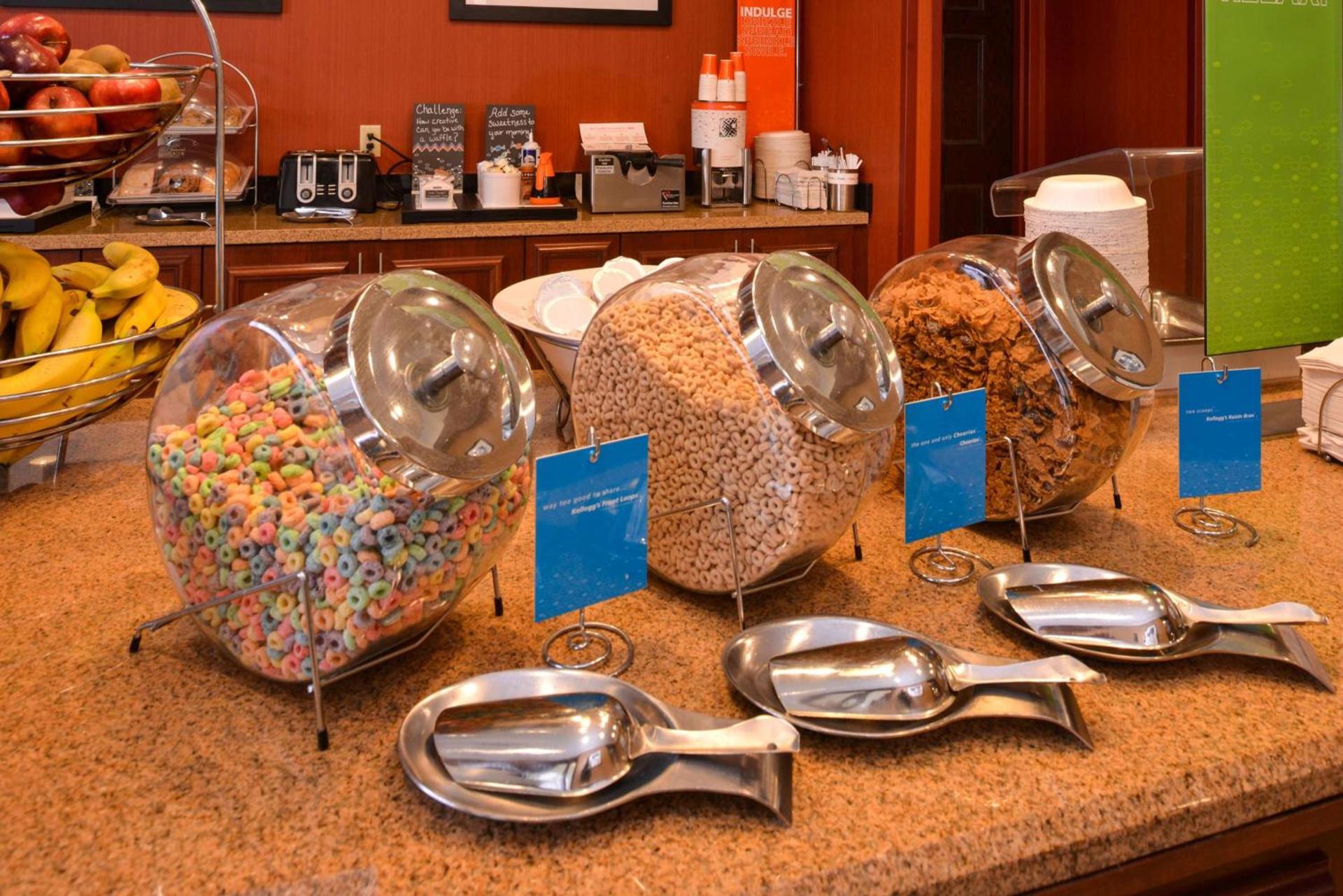 Hampton Inn by Hilton Litchfield photo 13