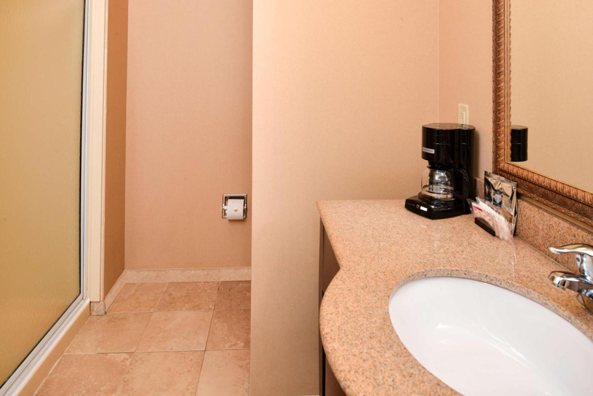 Hampton Inn by Hilton Litchfield photo 22