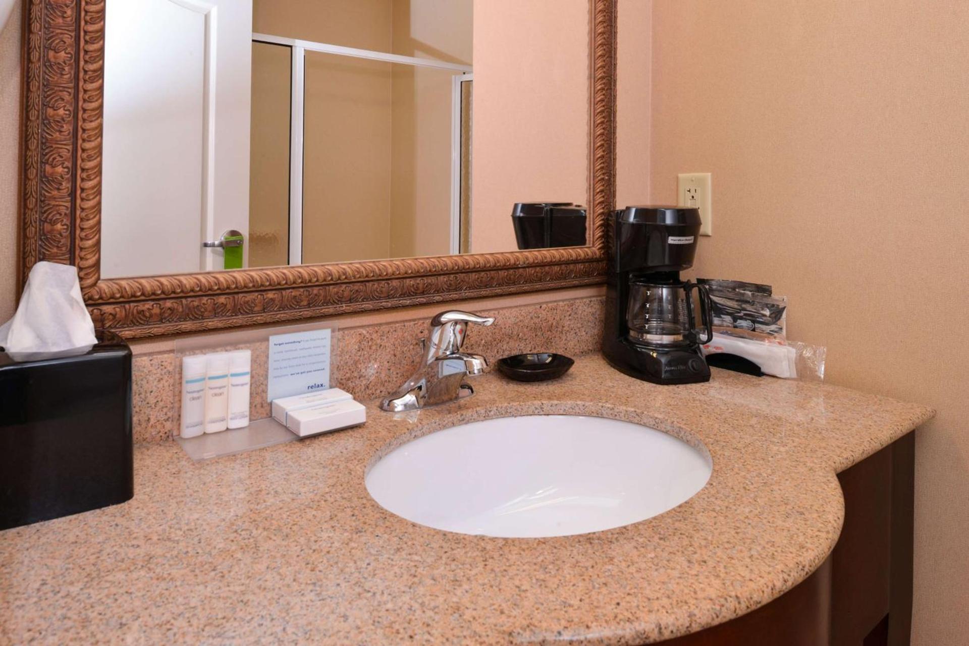 Hampton Inn by Hilton Litchfield photo 41