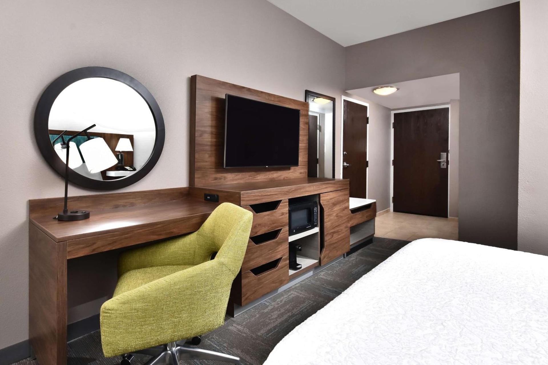 Hampton Inn Princeton photo 18