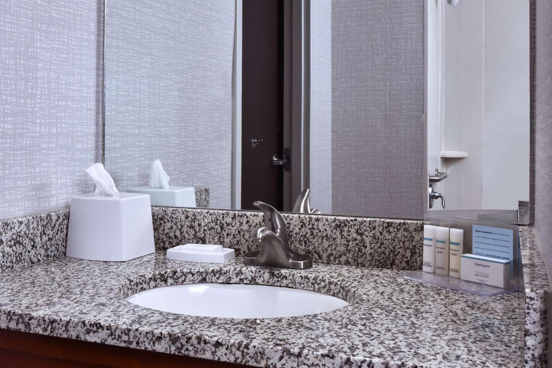 Hampton Inn Princeton photo 19