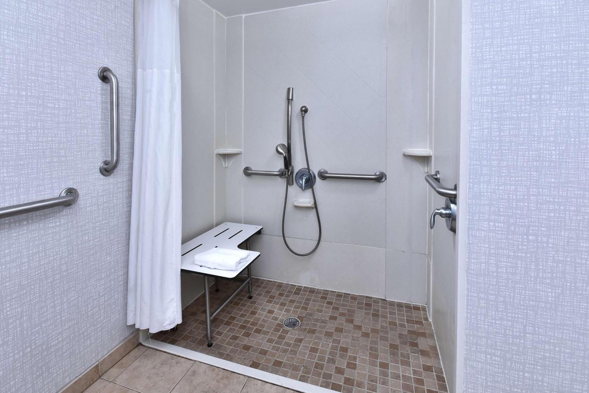 Hampton Inn Princeton photo 20