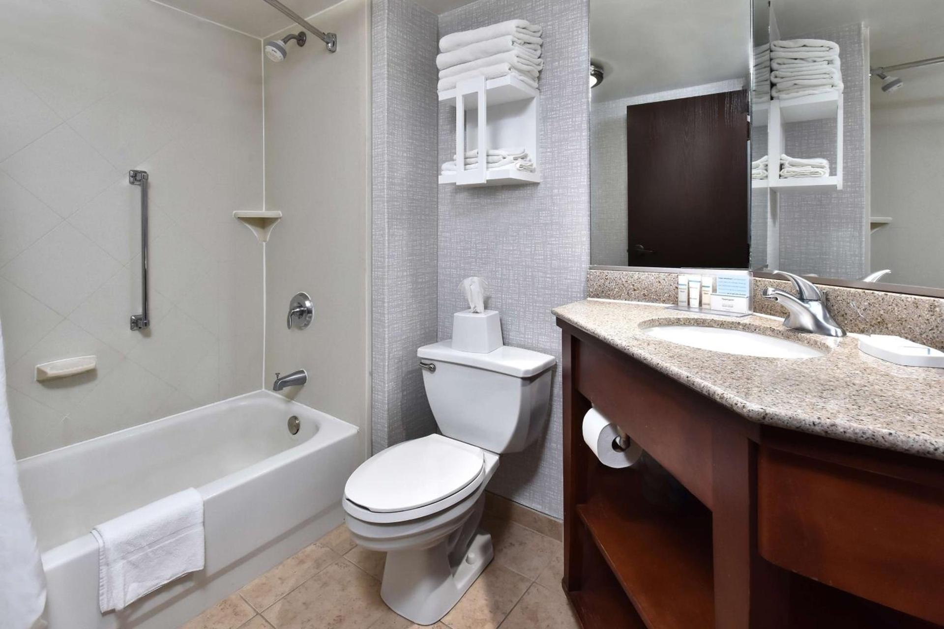 Hampton Inn Princeton photo 21