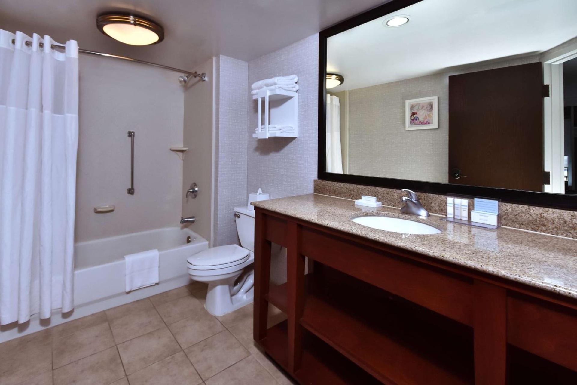 Hampton Inn Princeton photo 26