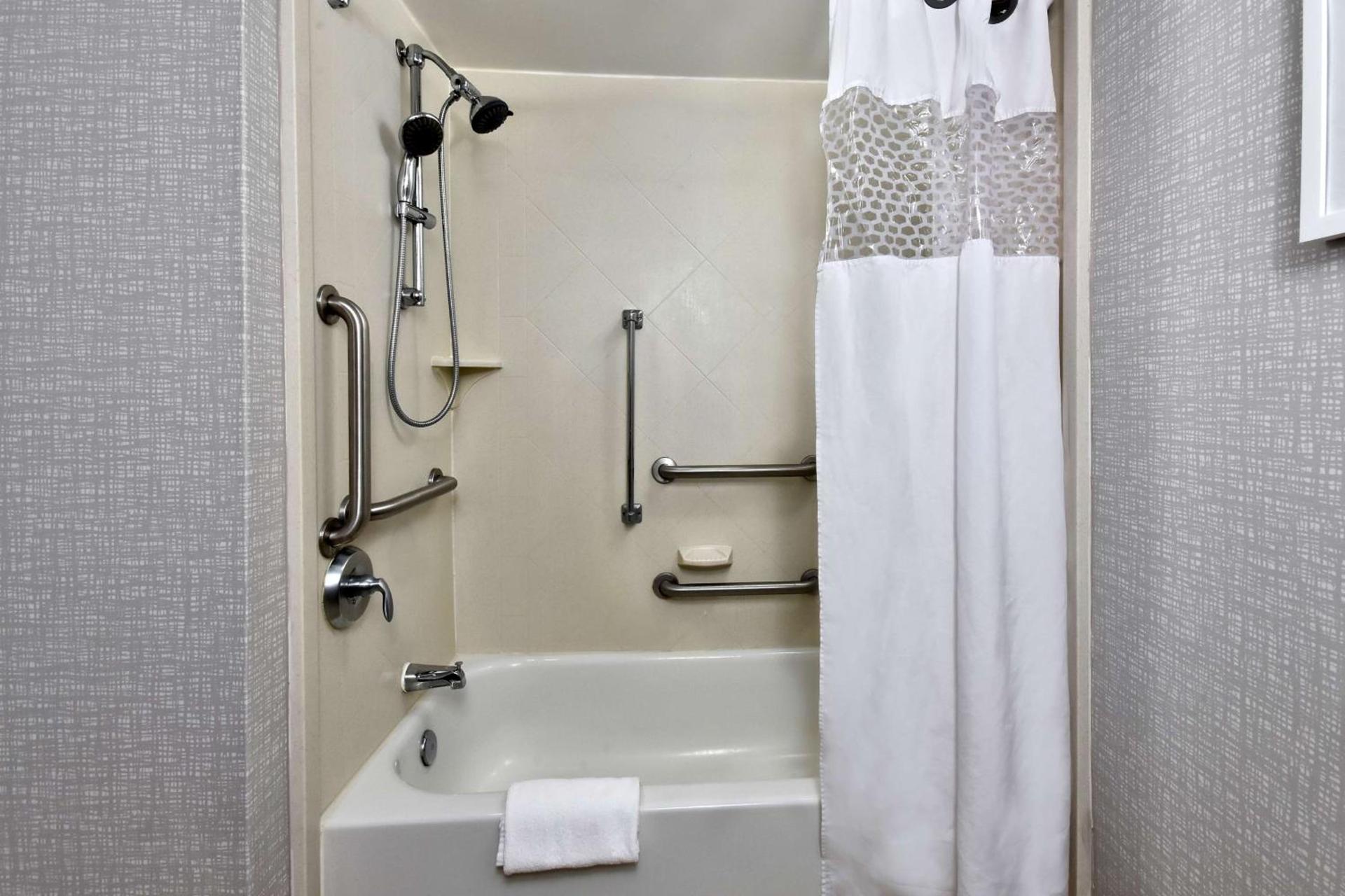 Hampton Inn Princeton photo 34