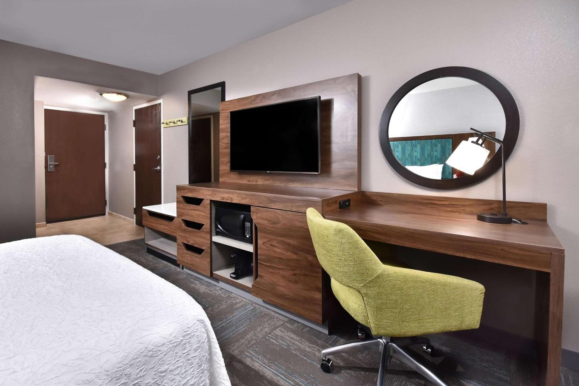 Hampton Inn Princeton photo 38