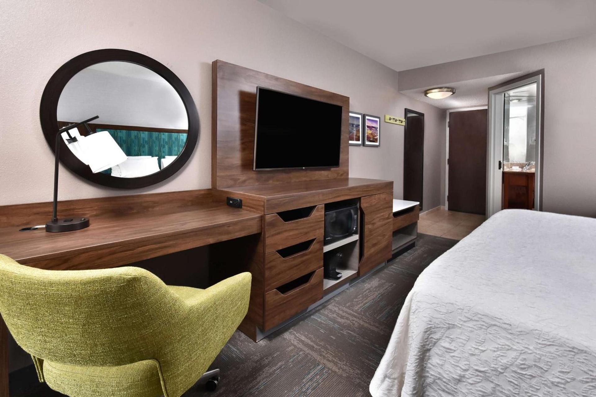 Hampton Inn Princeton photo 42
