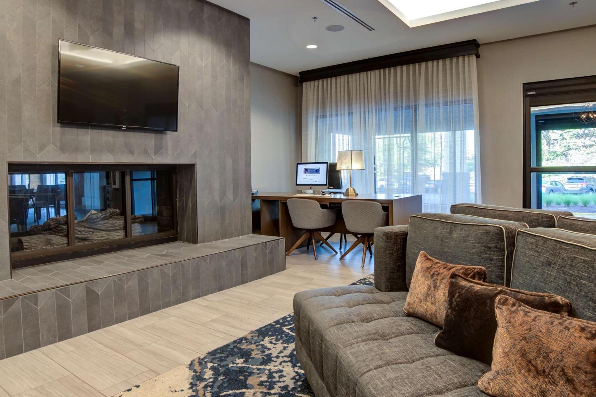 Doubletree by Hilton Harrisonburg photo 4
