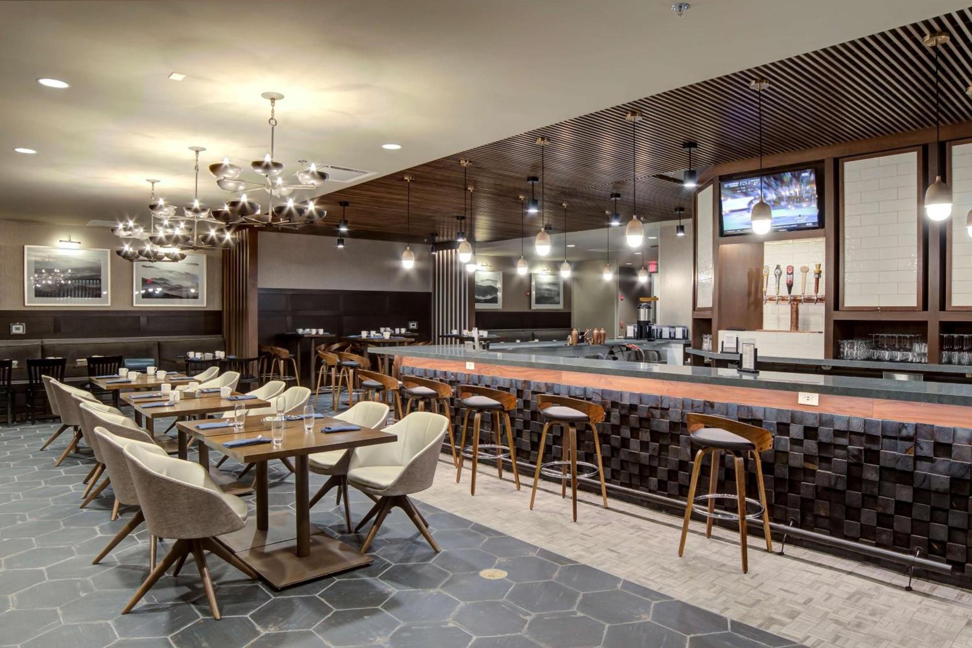 Doubletree by Hilton Harrisonburg photo 9