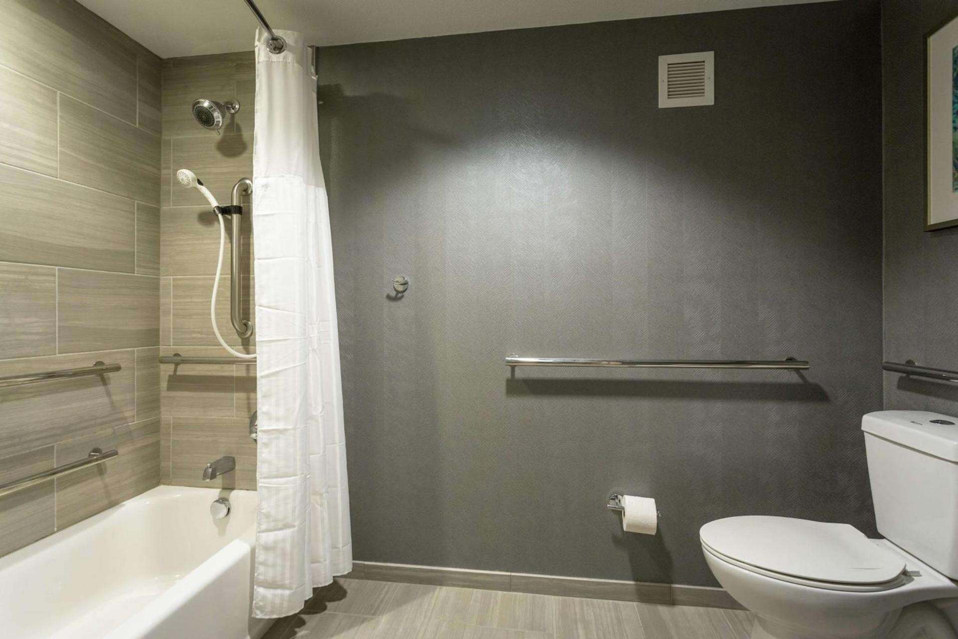 Doubletree by Hilton Harrisonburg photo 13