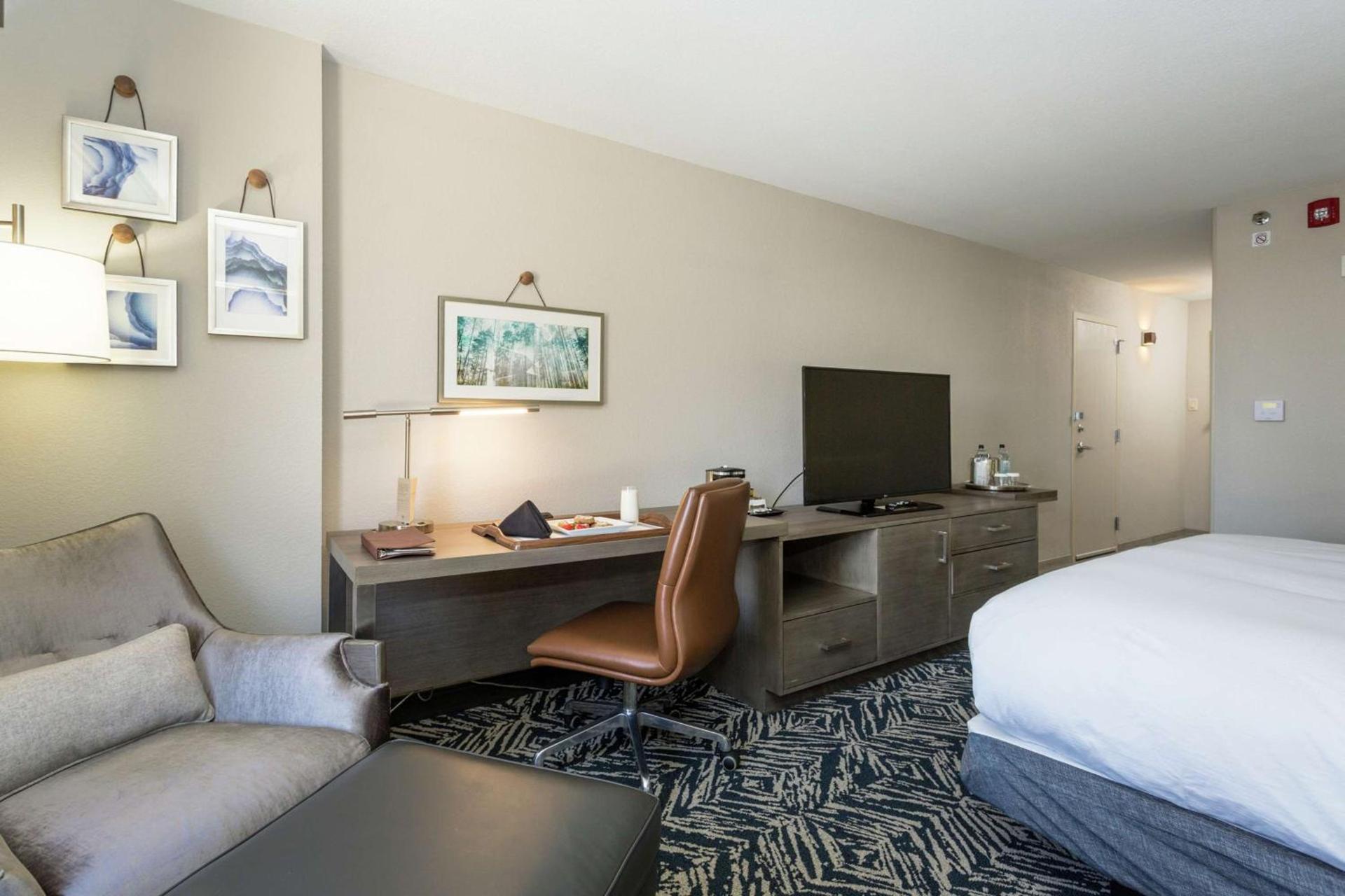 Doubletree by Hilton Harrisonburg photo 14