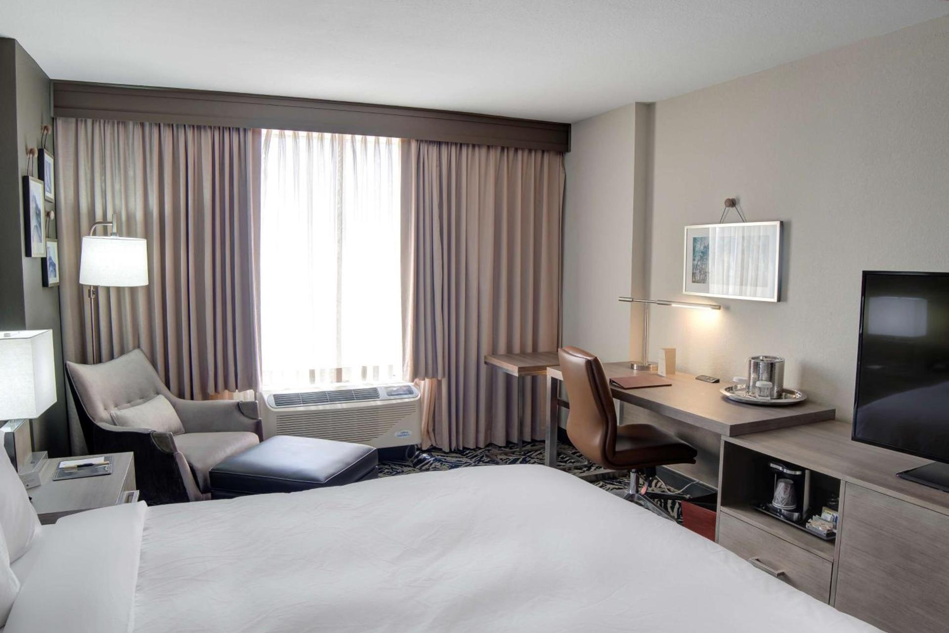 Doubletree by Hilton Harrisonburg photo 18