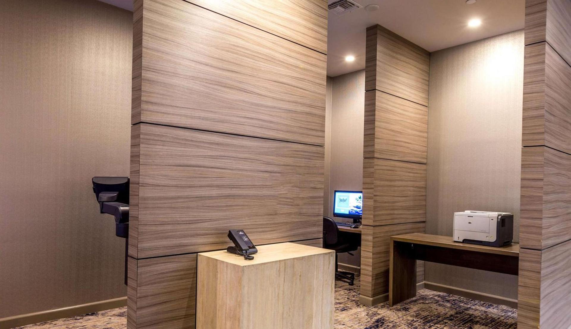 Hilton Los Angeles-Universal City photo 57
