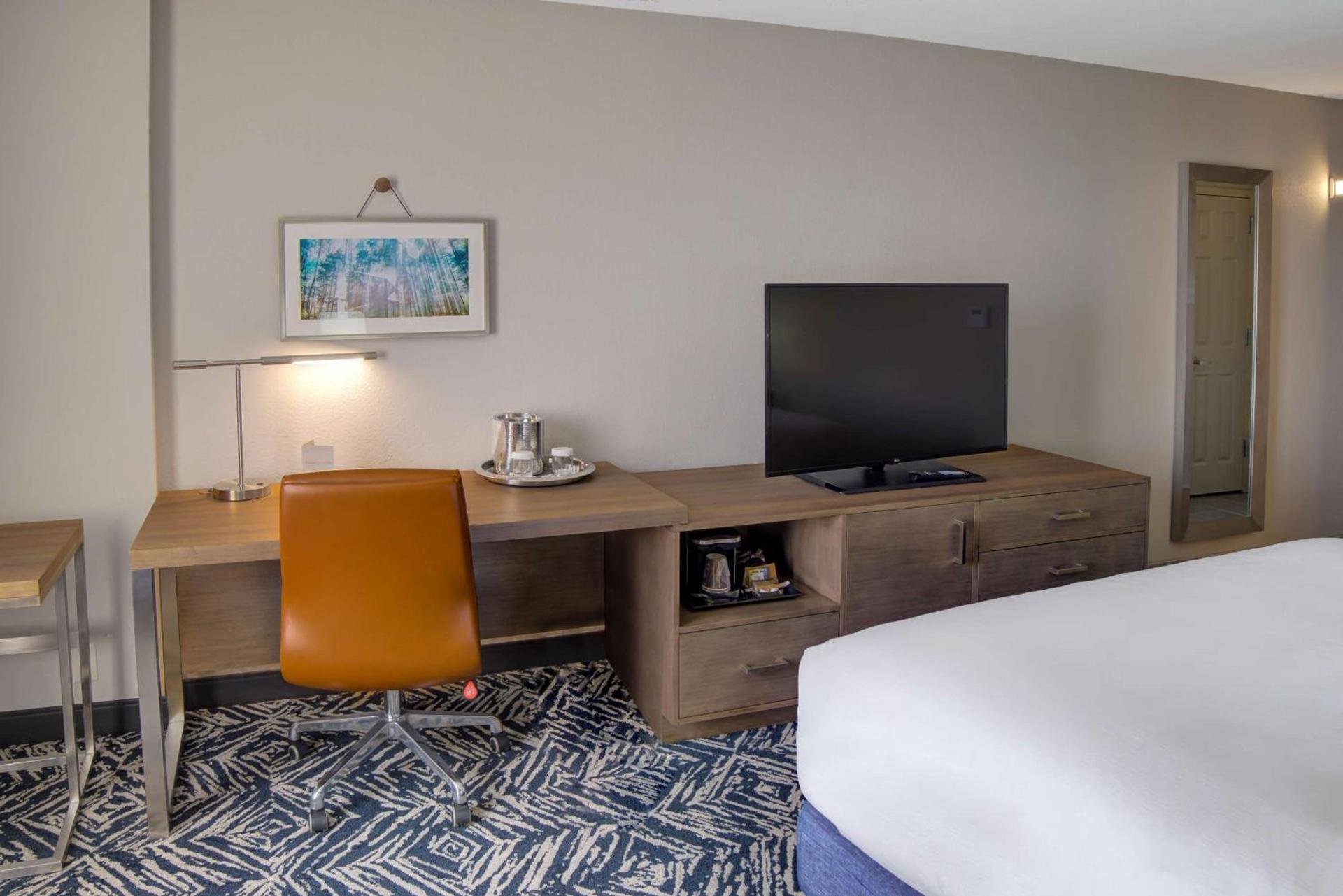 Doubletree by Hilton Harrisonburg photo 24